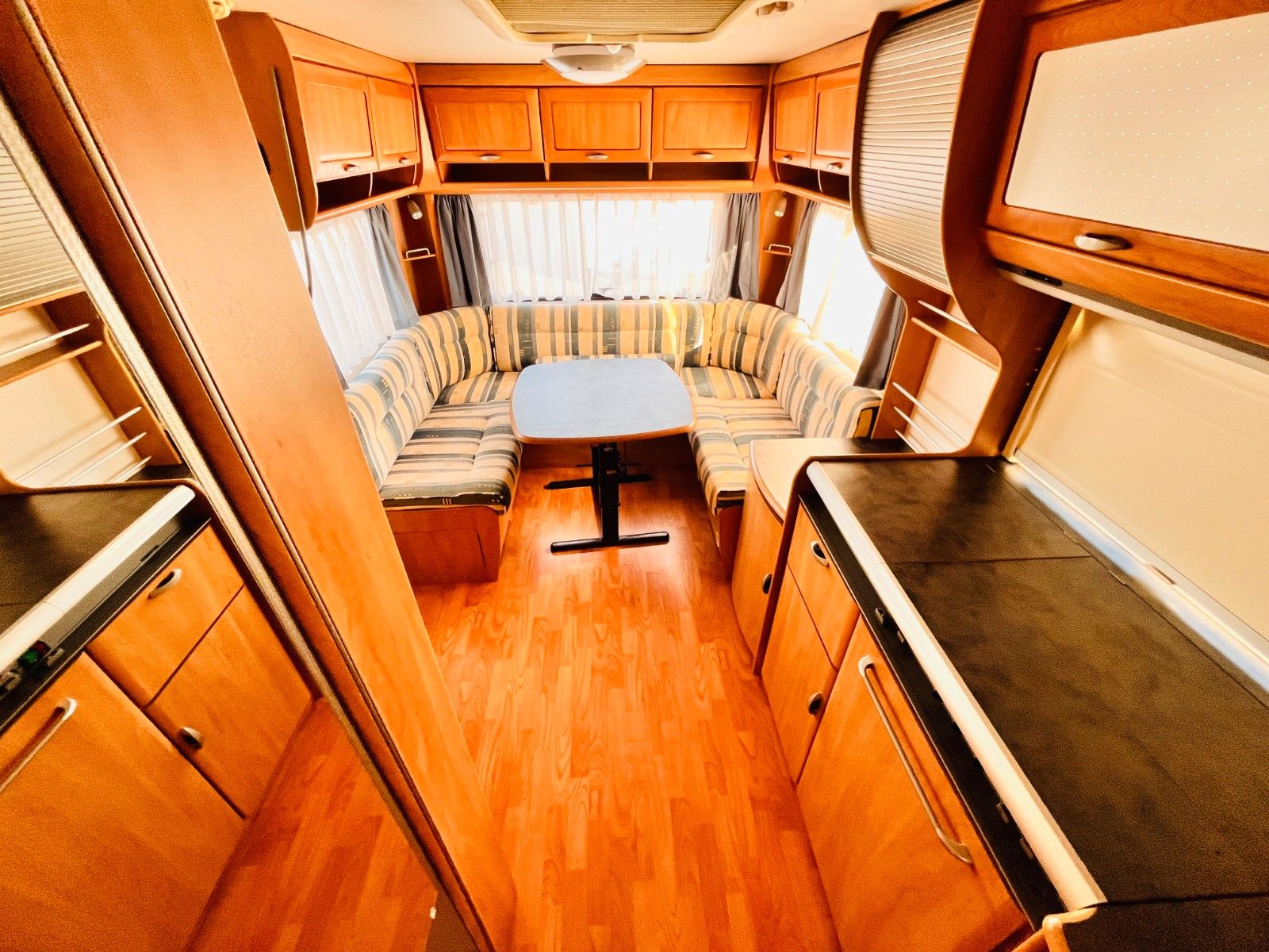 Fahrzeugabbildung HYMER / ERIBA / HYMERCAR NOVA 620 DUSCHE RUNDSITZGRUPPE