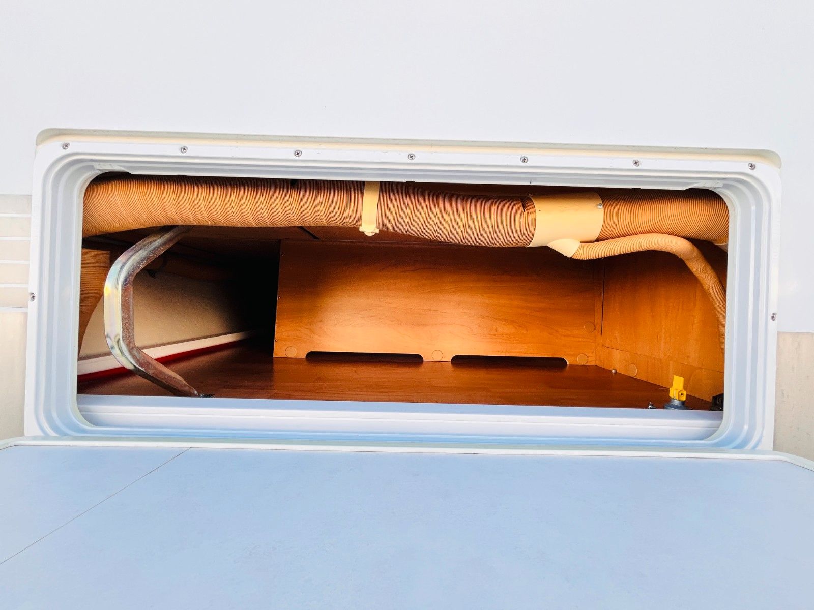 Fahrzeugabbildung HYMER / ERIBA / HYMERCAR NOVA 620 DUSCHE RUNDSITZGRUPPE