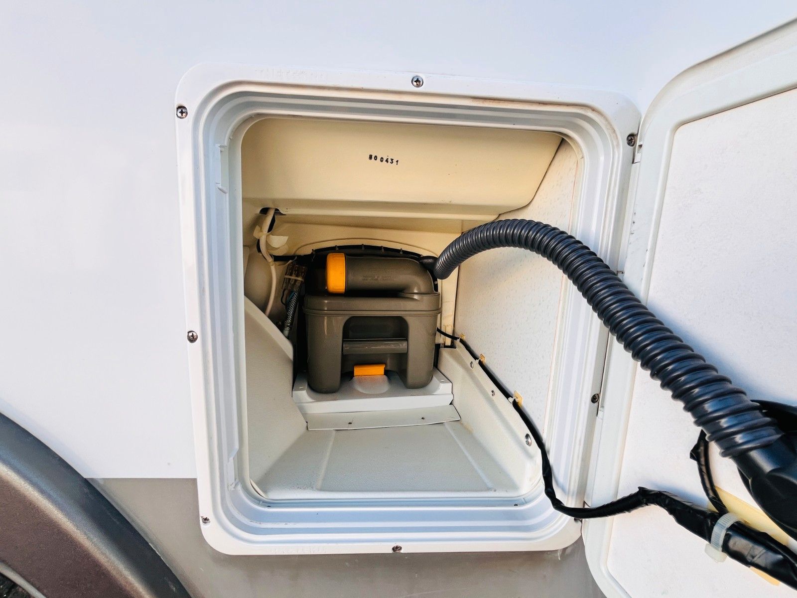 Fahrzeugabbildung HYMER / ERIBA / HYMERCAR NOVA 620 DUSCHE RUNDSITZGRUPPE