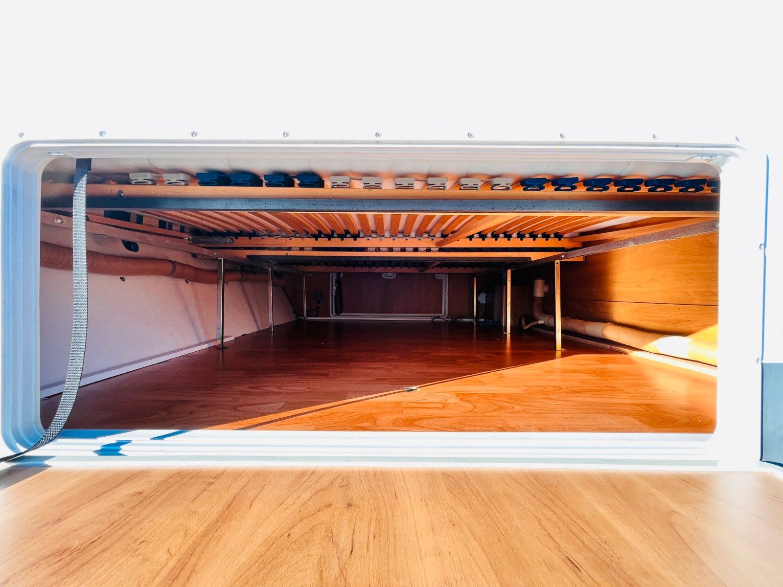 Fahrzeugabbildung HYMER / ERIBA / HYMERCAR NOVA 620 DUSCHE RUNDSITZGRUPPE