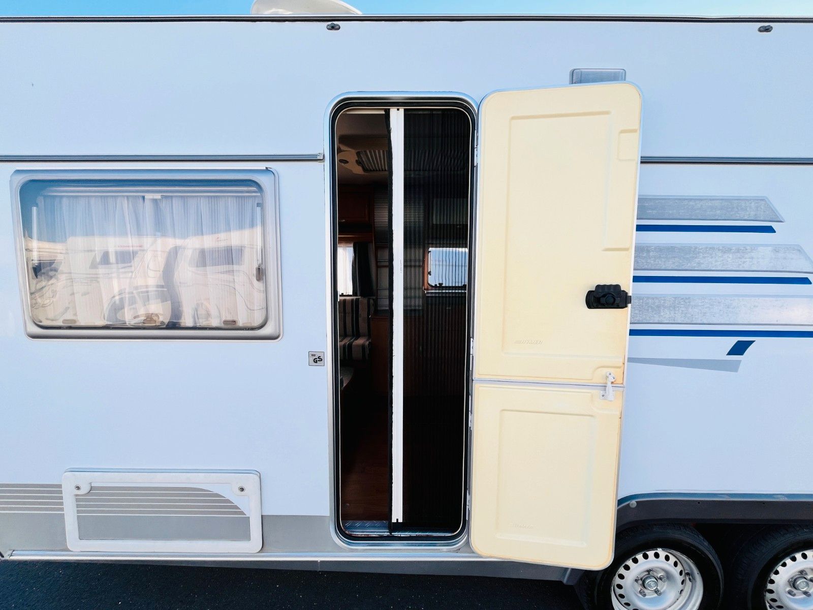 Fahrzeugabbildung HYMER / ERIBA / HYMERCAR NOVA 620 DUSCHE RUNDSITZGRUPPE