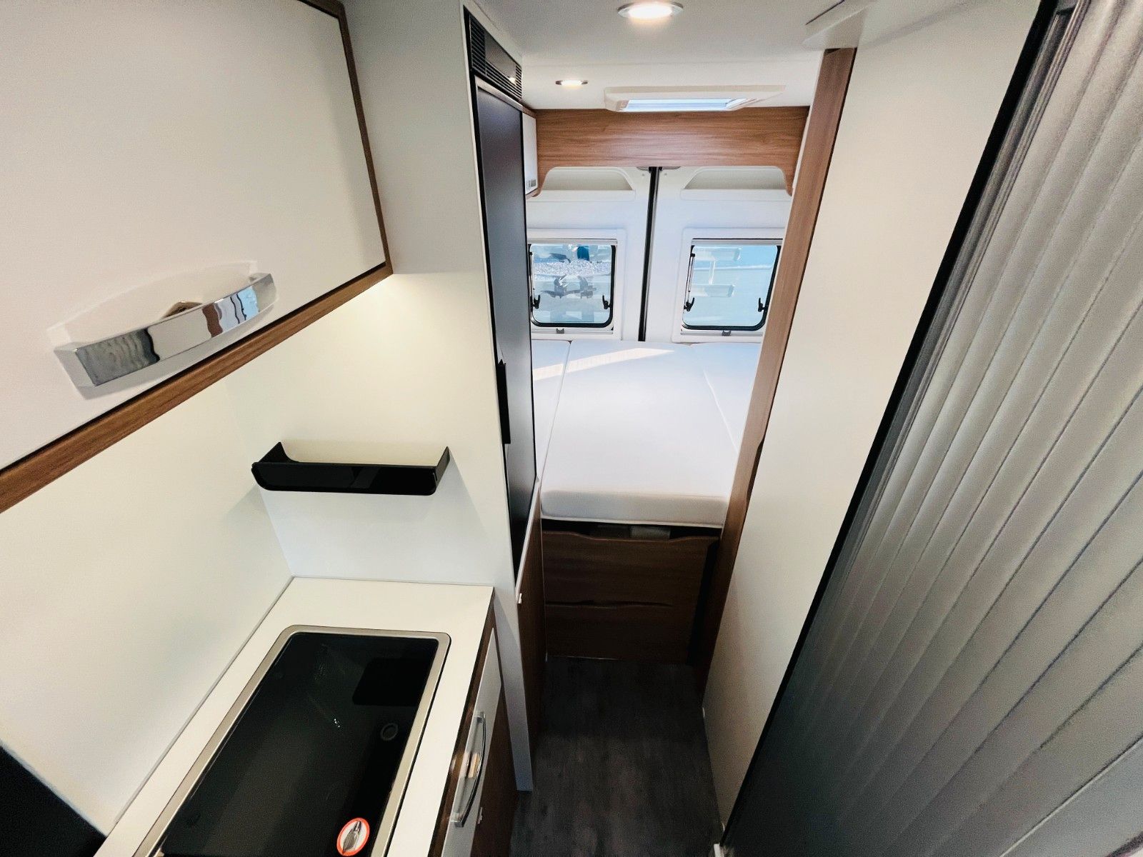 Fahrzeugabbildung Pilote V 600 GJ QUERBETT MARKISE SOLAR NAVI