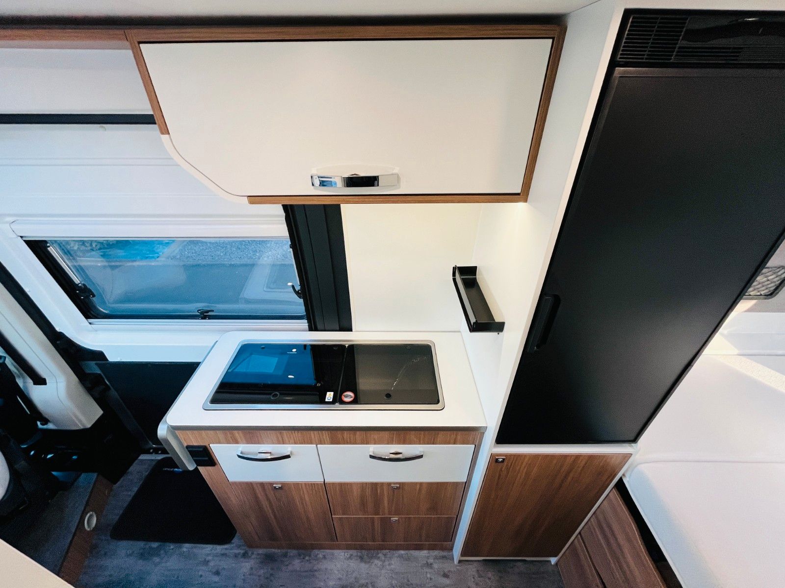 Fahrzeugabbildung Pilote V 600 GJ QUERBETT MARKISE SOLAR NAVI