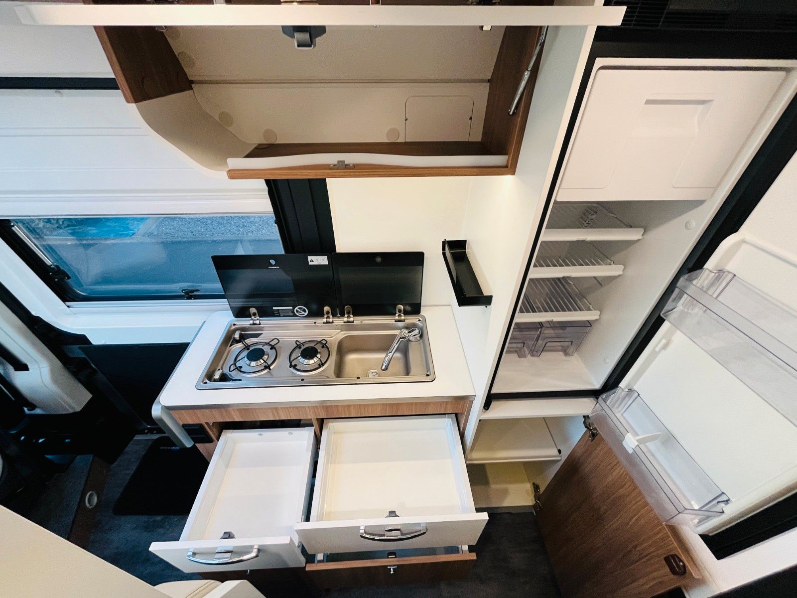 Fahrzeugabbildung Pilote V 600 GJ QUERBETT MARKISE SOLAR NAVI