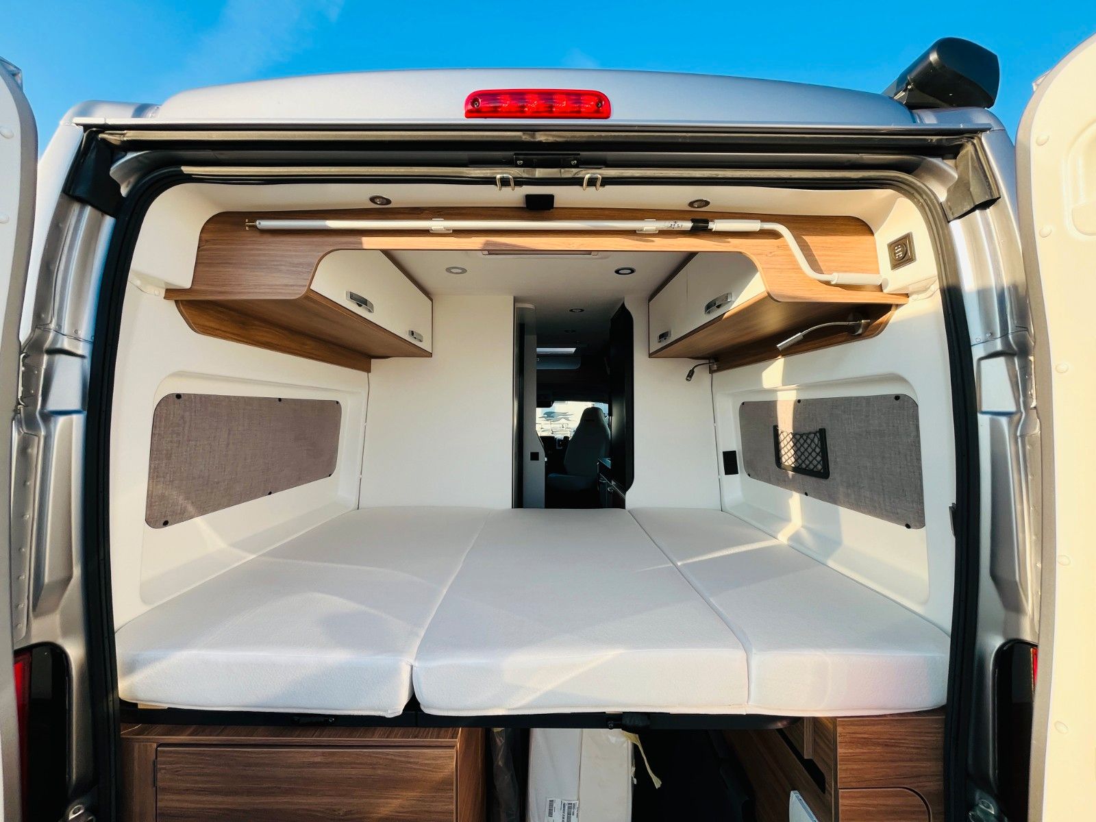 Fahrzeugabbildung Pilote V 600 GJ QUERBETT MARKISE SOLAR NAVI