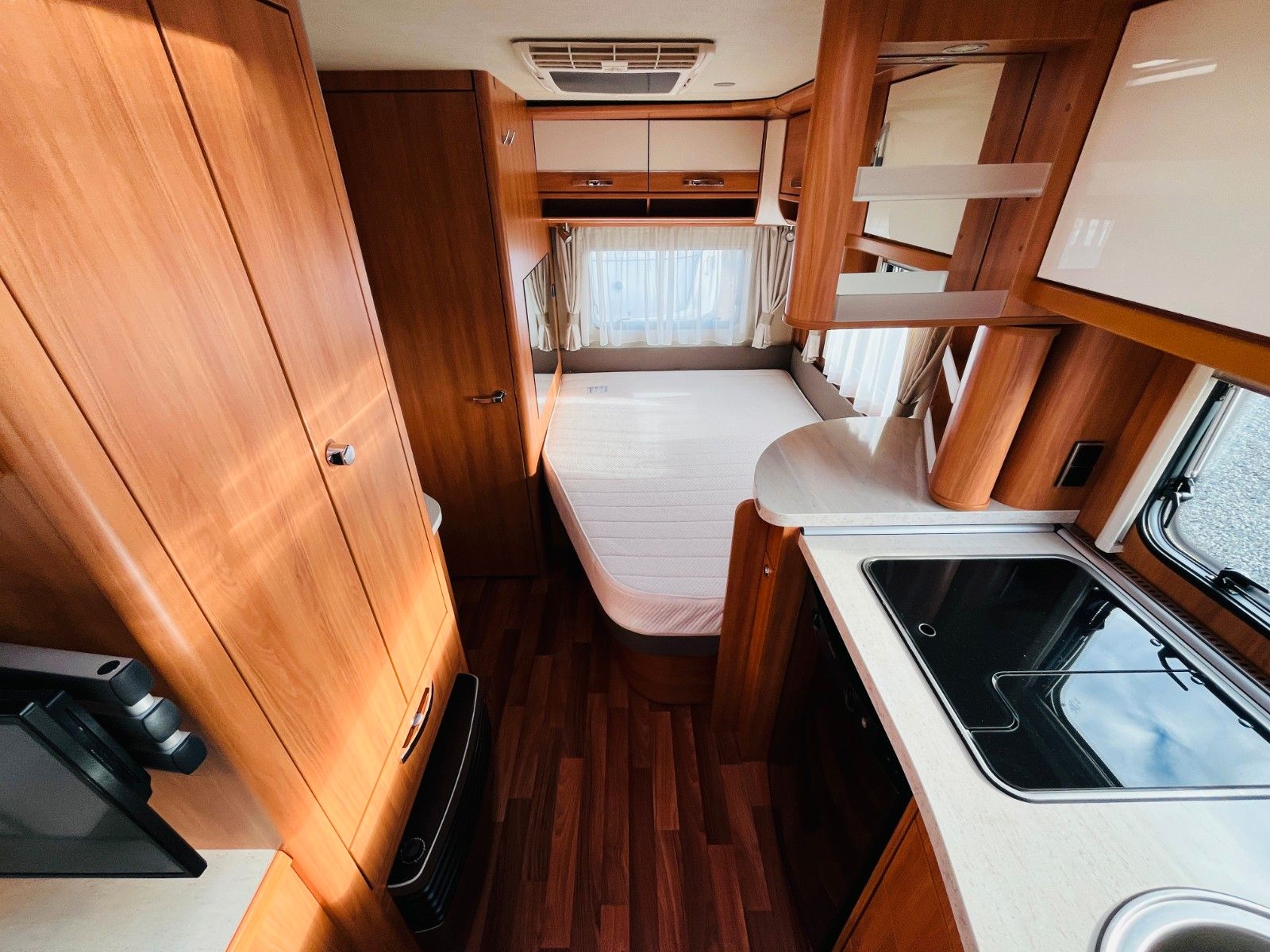 Fahrzeugabbildung HYMER / ERIBA / HYMERCAR NOVA LUXUSLINE 465 FRANZ.BETT KLIMAANLAGE