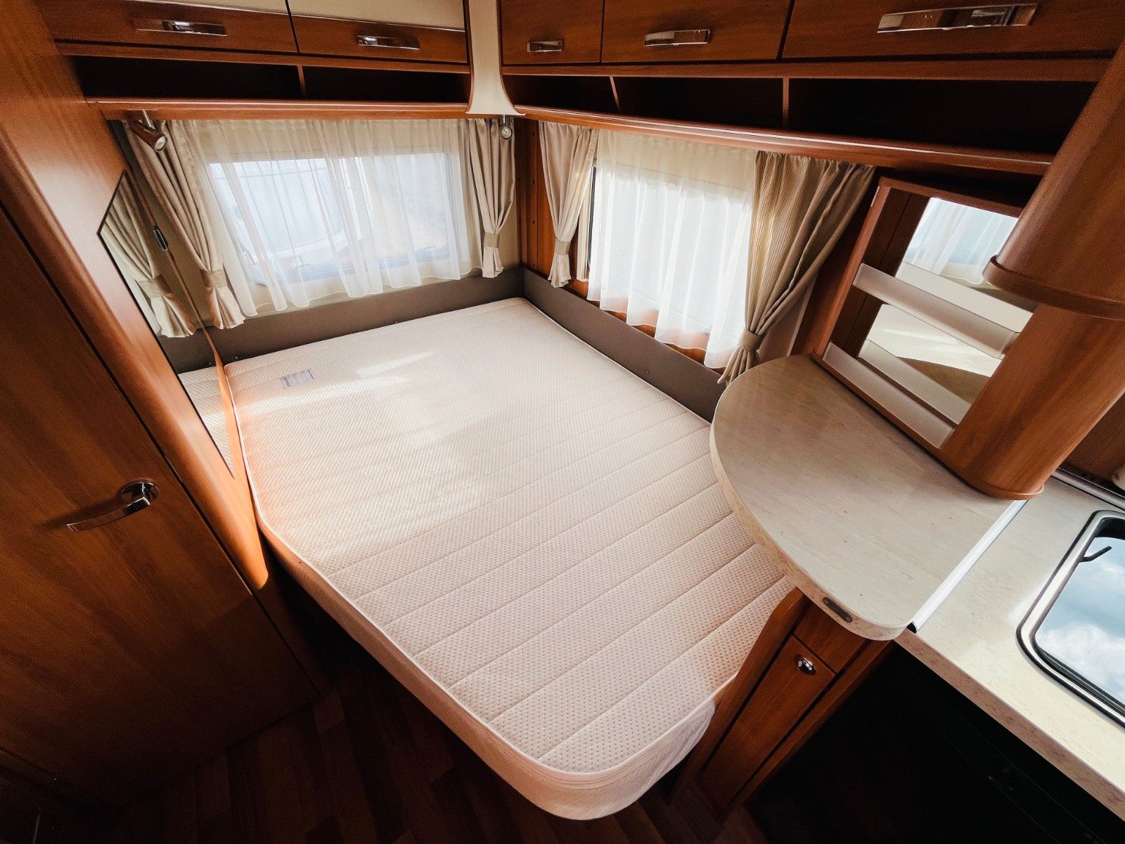 Fahrzeugabbildung HYMER / ERIBA / HYMERCAR NOVA LUXUSLINE 465 FRANZ.BETT KLIMAANLAGE