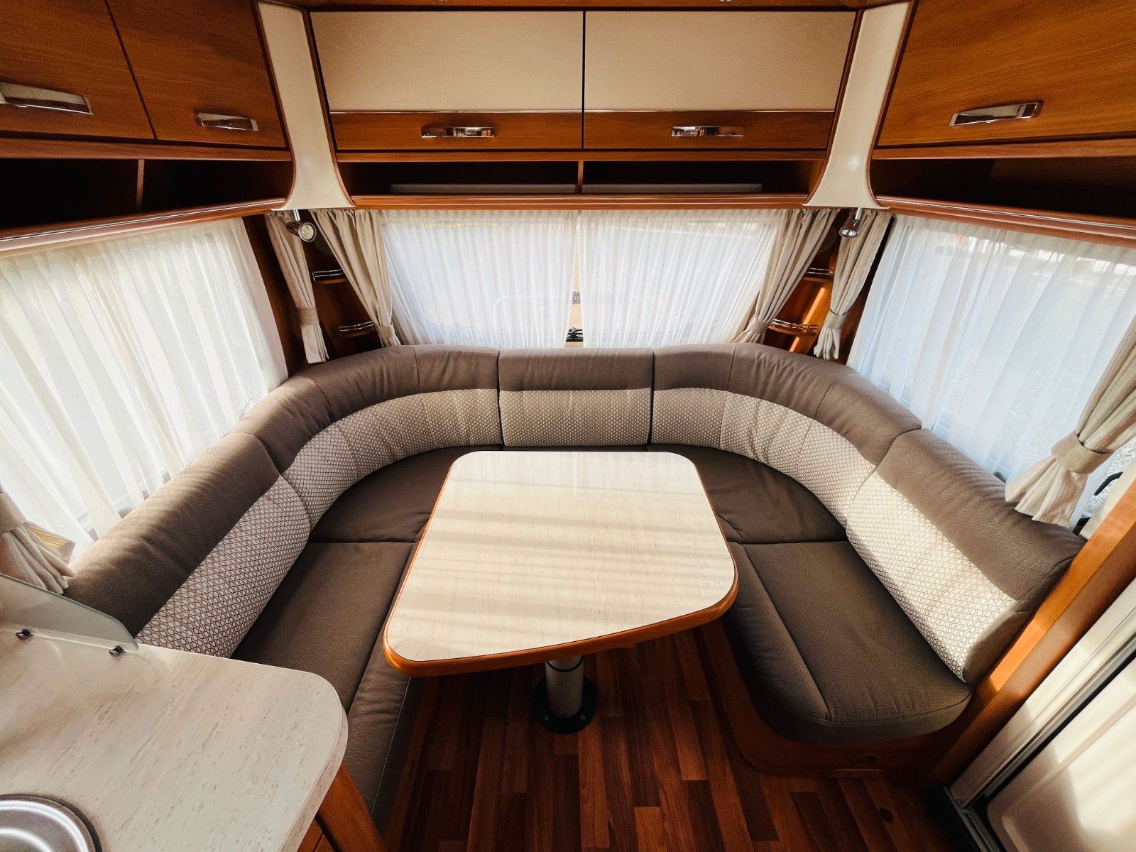 Fahrzeugabbildung HYMER / ERIBA / HYMERCAR NOVA LUXUSLINE 465 FRANZ.BETT KLIMAANLAGE