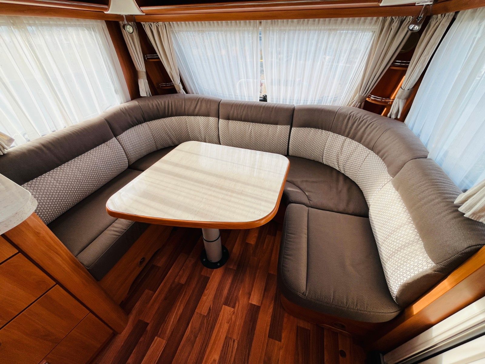 Fahrzeugabbildung HYMER / ERIBA / HYMERCAR NOVA LUXUSLINE 465 FRANZ.BETT KLIMAANLAGE