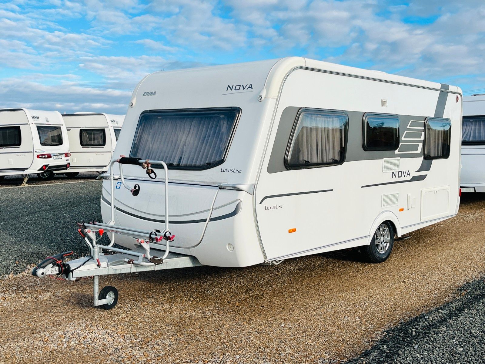 Fahrzeugabbildung HYMER / ERIBA / HYMERCAR NOVA LUXUSLINE 465 FRANZ.BETT KLIMAANLAGE