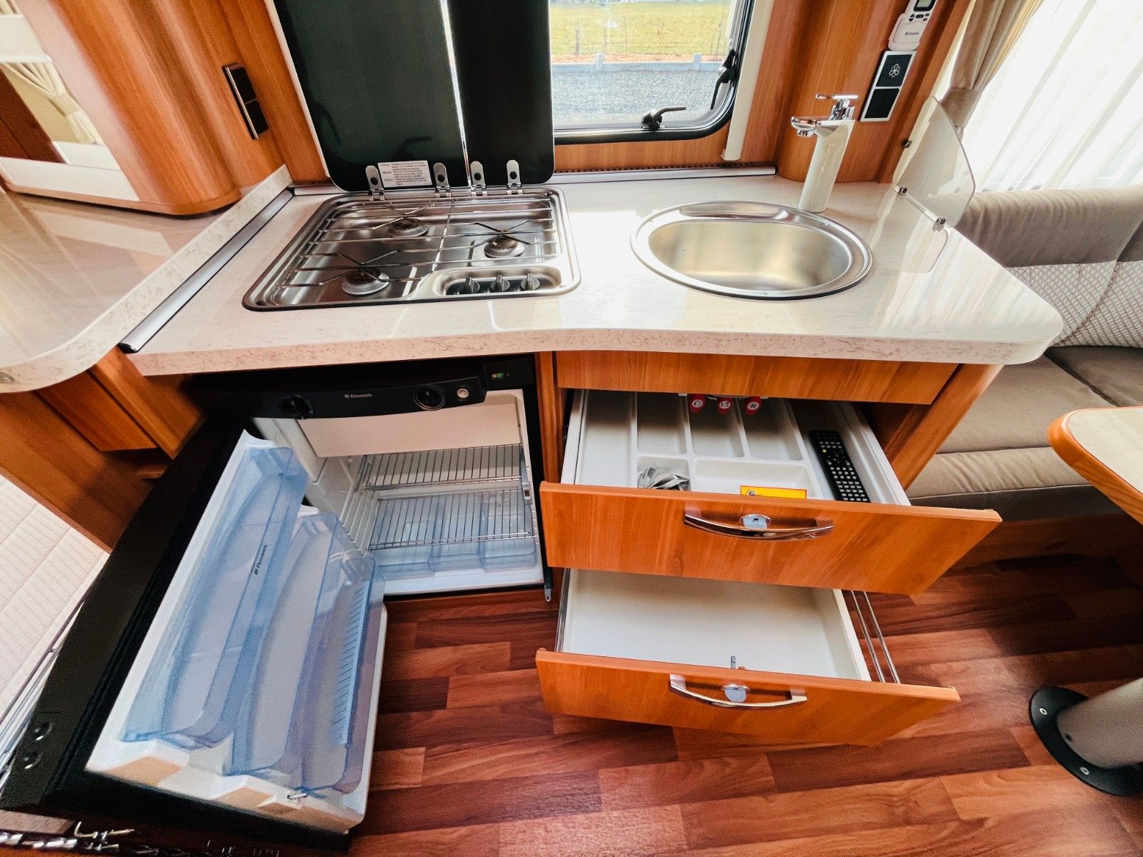 Fahrzeugabbildung HYMER / ERIBA / HYMERCAR NOVA LUXUSLINE 465 FRANZ.BETT KLIMAANLAGE