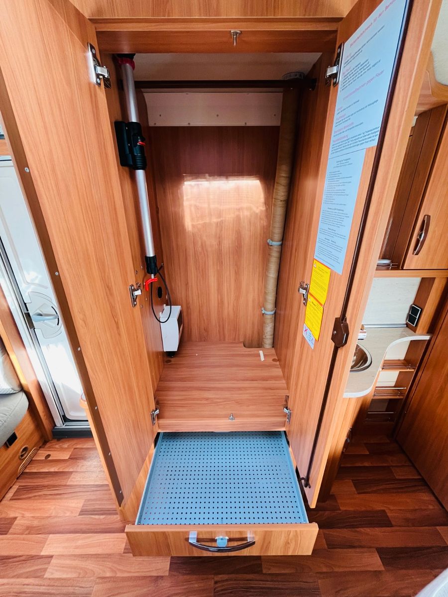 Fahrzeugabbildung HYMER / ERIBA / HYMERCAR NOVA LUXUSLINE 465 FRANZ.BETT KLIMAANLAGE