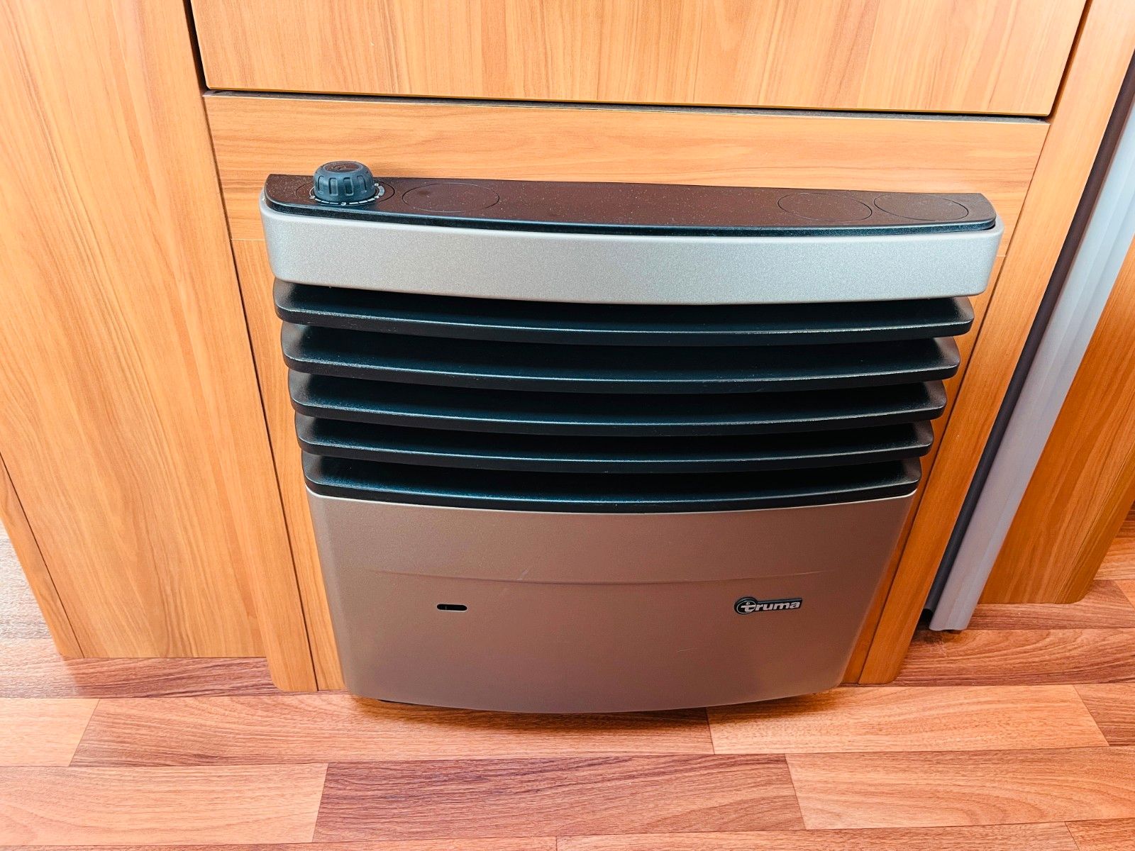 Fahrzeugabbildung HYMER / ERIBA / HYMERCAR NOVA LUXUSLINE 465 FRANZ.BETT KLIMAANLAGE