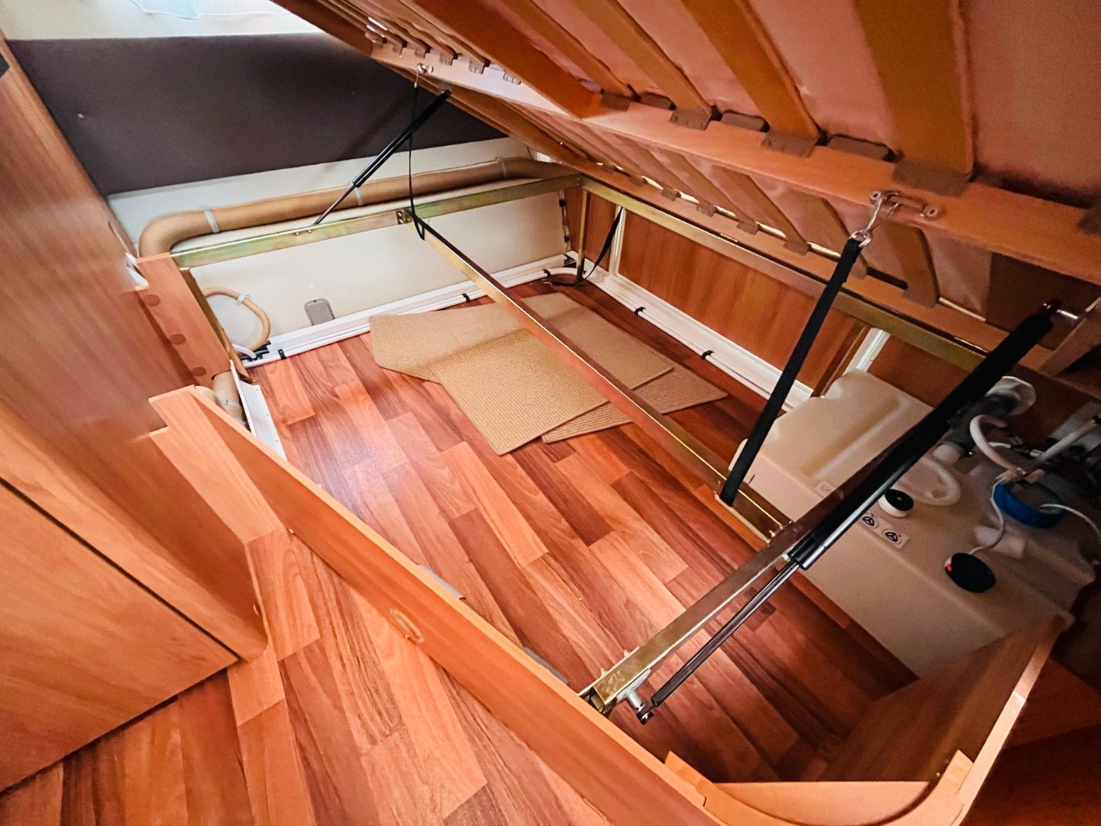 Fahrzeugabbildung HYMER / ERIBA / HYMERCAR NOVA LUXUSLINE 465 FRANZ.BETT KLIMAANLAGE