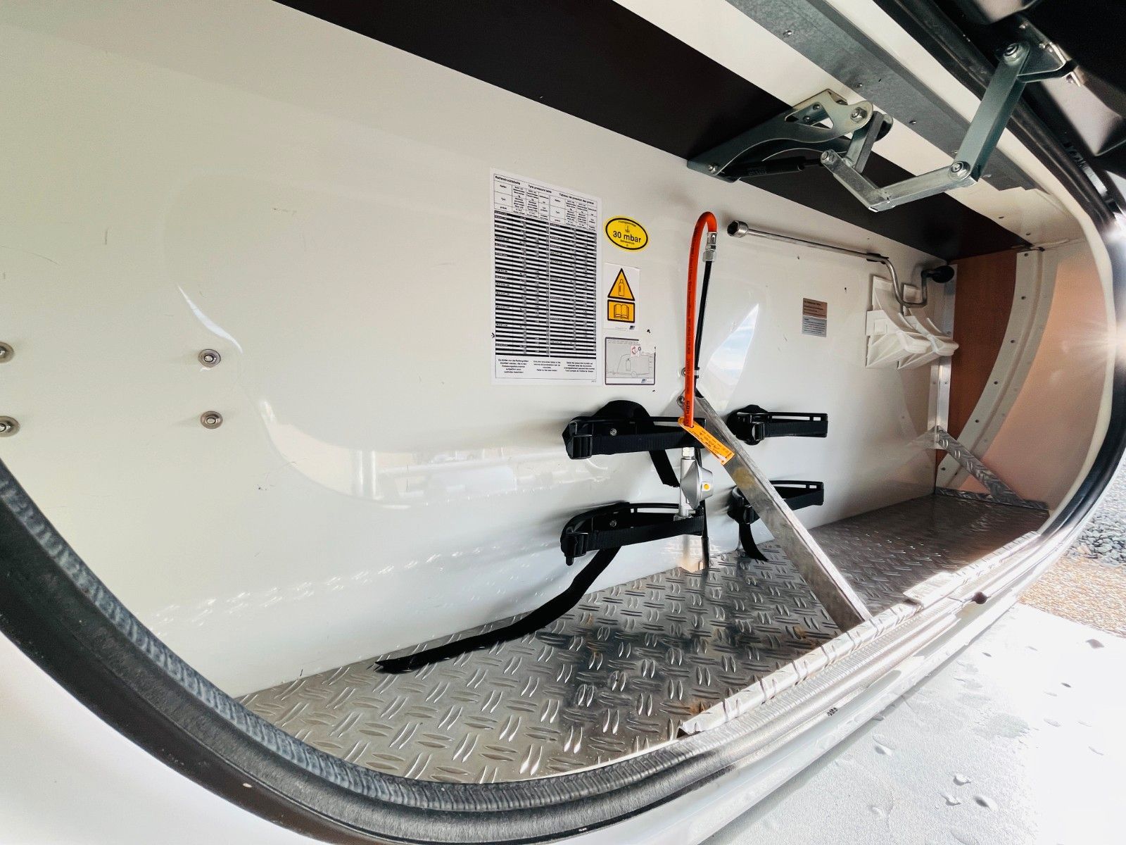 Fahrzeugabbildung HYMER / ERIBA / HYMERCAR NOVA LUXUSLINE 465 FRANZ.BETT KLIMAANLAGE