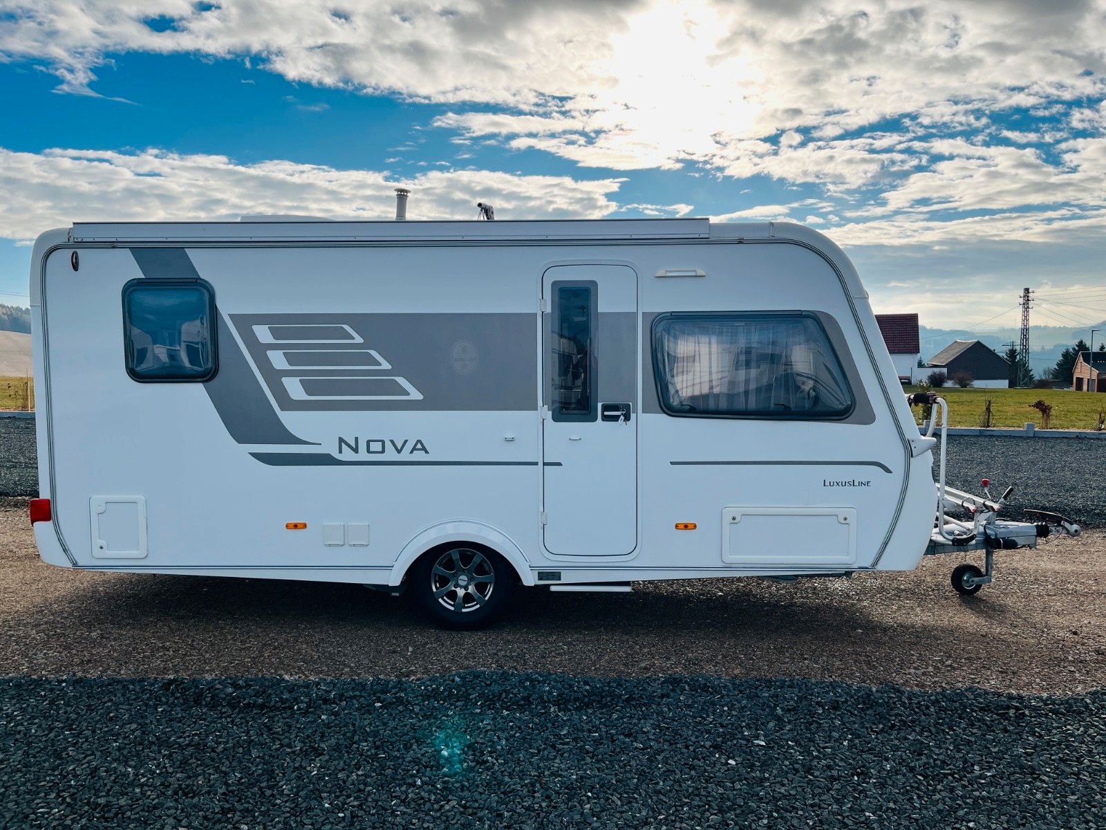 Fahrzeugabbildung HYMER / ERIBA / HYMERCAR NOVA LUXUSLINE 465 FRANZ.BETT KLIMAANLAGE