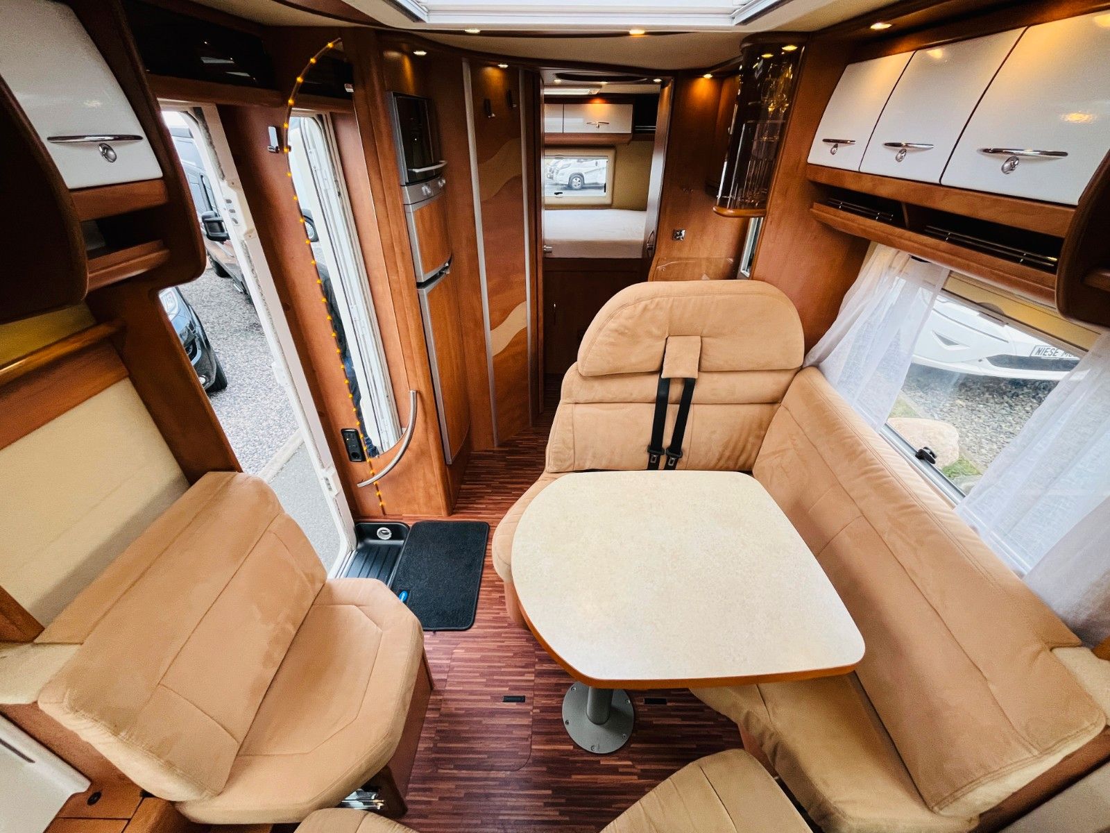 Fahrzeugabbildung Carthago CHIC C-LINE I 4.2 QUERBETT SOLAR WINTERFEST