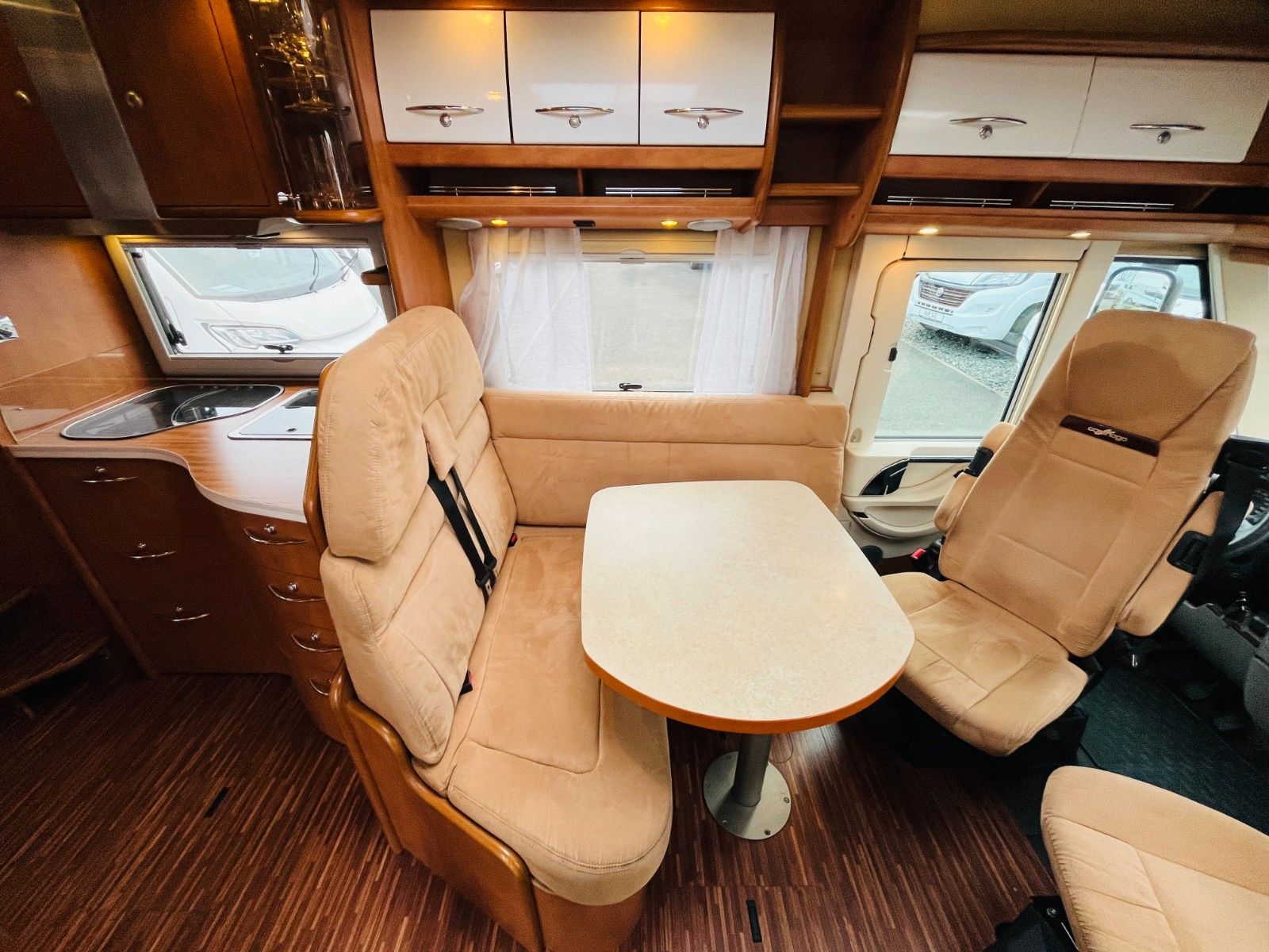 Fahrzeugabbildung Carthago CHIC C-LINE I 4.2 QUERBETT SOLAR WINTERFEST