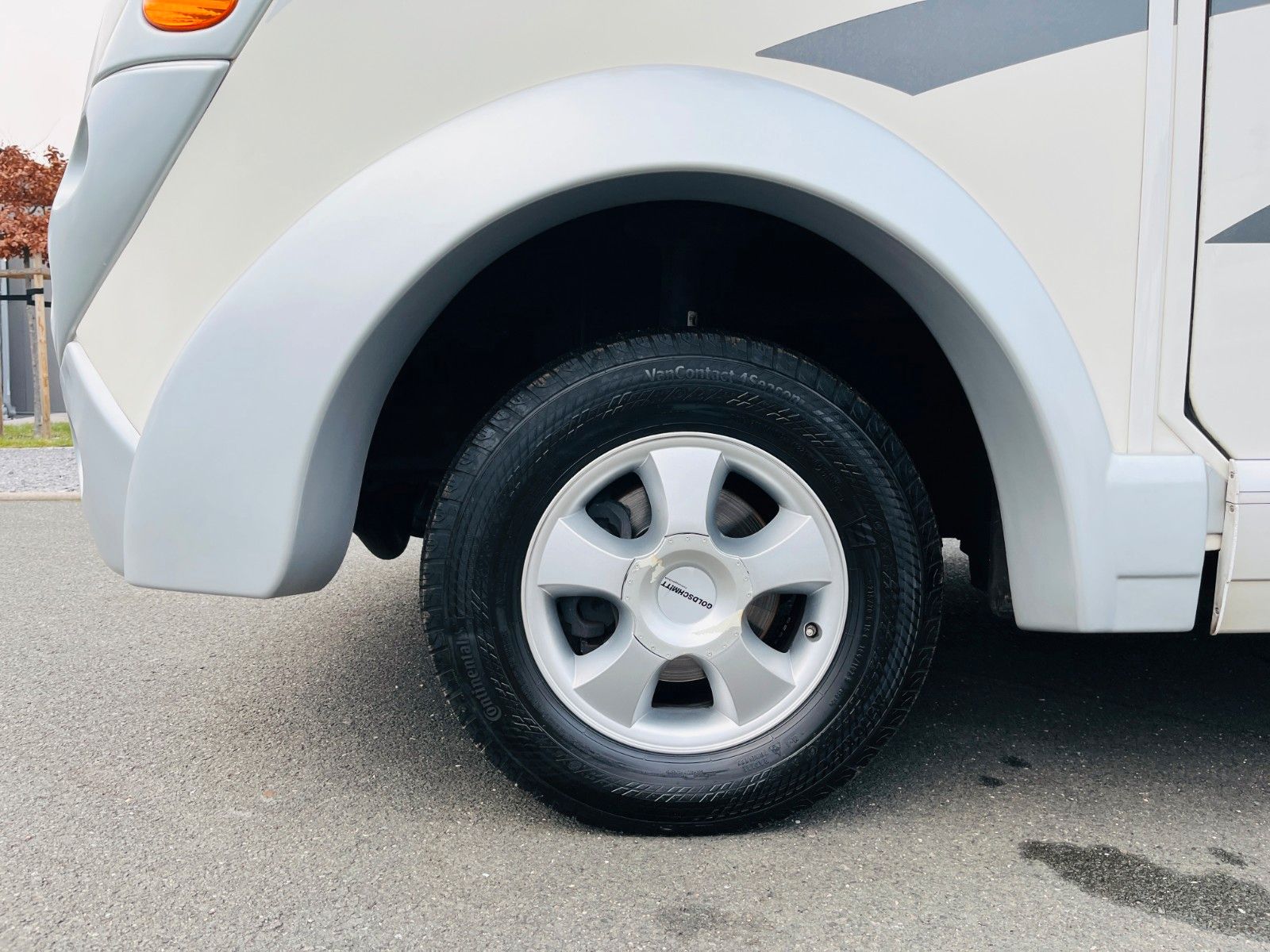 Fahrzeugabbildung Carthago CHIC C-LINE I 4.2 QUERBETT SOLAR WINTERFEST