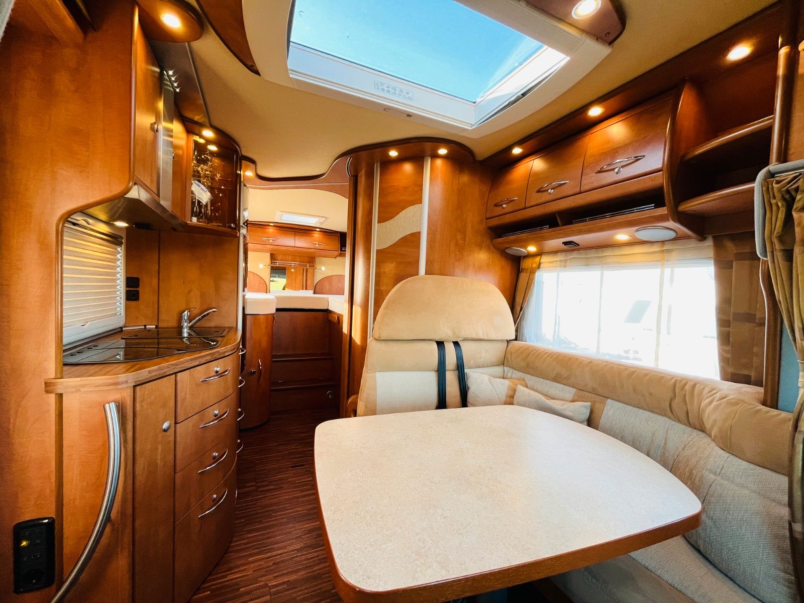 Fahrzeugabbildung Carthago CHIC C-LINE T 4.3 EINZELBETTEN SAT TV SOLAR 3,0L