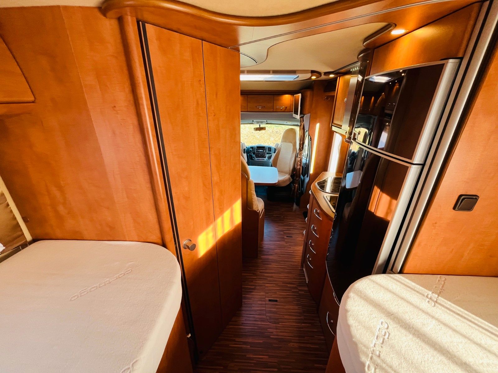 Fahrzeugabbildung Carthago CHIC C-LINE T 4.3 EINZELBETTEN SAT TV SOLAR 3,0L