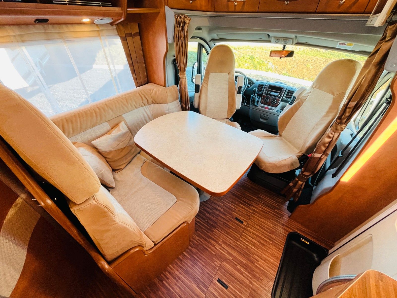 Fahrzeugabbildung Carthago CHIC C-LINE T 4.3 EINZELBETTEN SAT TV SOLAR 3,0L