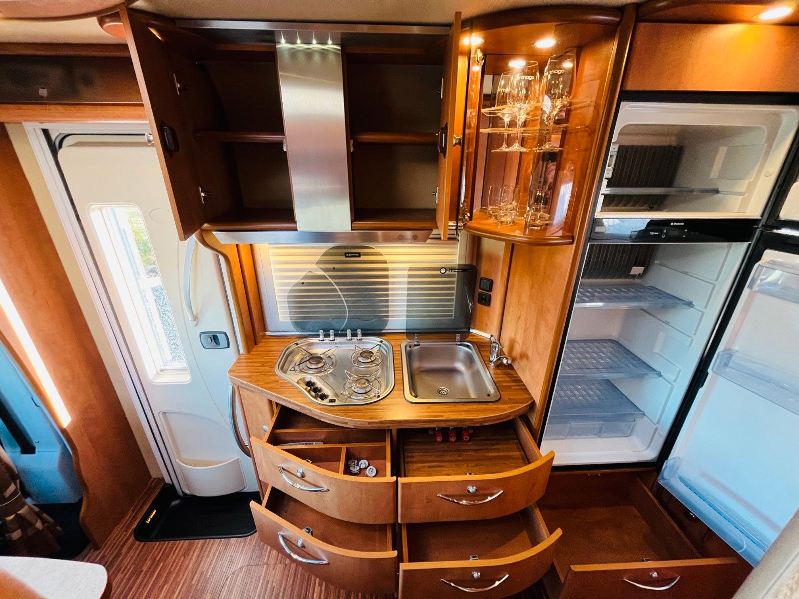 Fahrzeugabbildung Carthago CHIC C-LINE T 4.3 EINZELBETTEN SAT TV SOLAR 3,0L