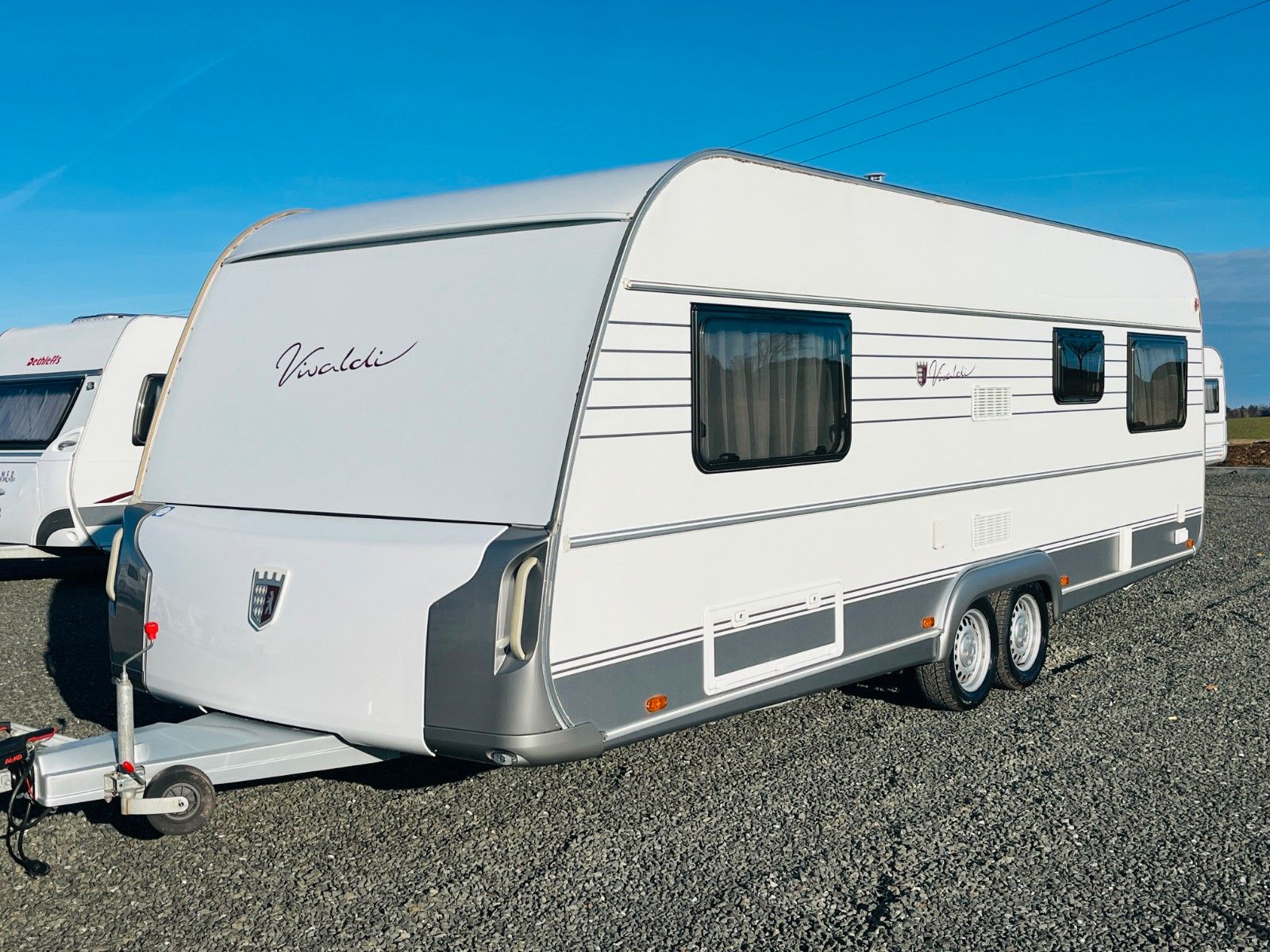 Fahrzeugabbildung Tabbert VIVALDI 650 D FRANZ.BETT TANDEM DUSCHE BOILER