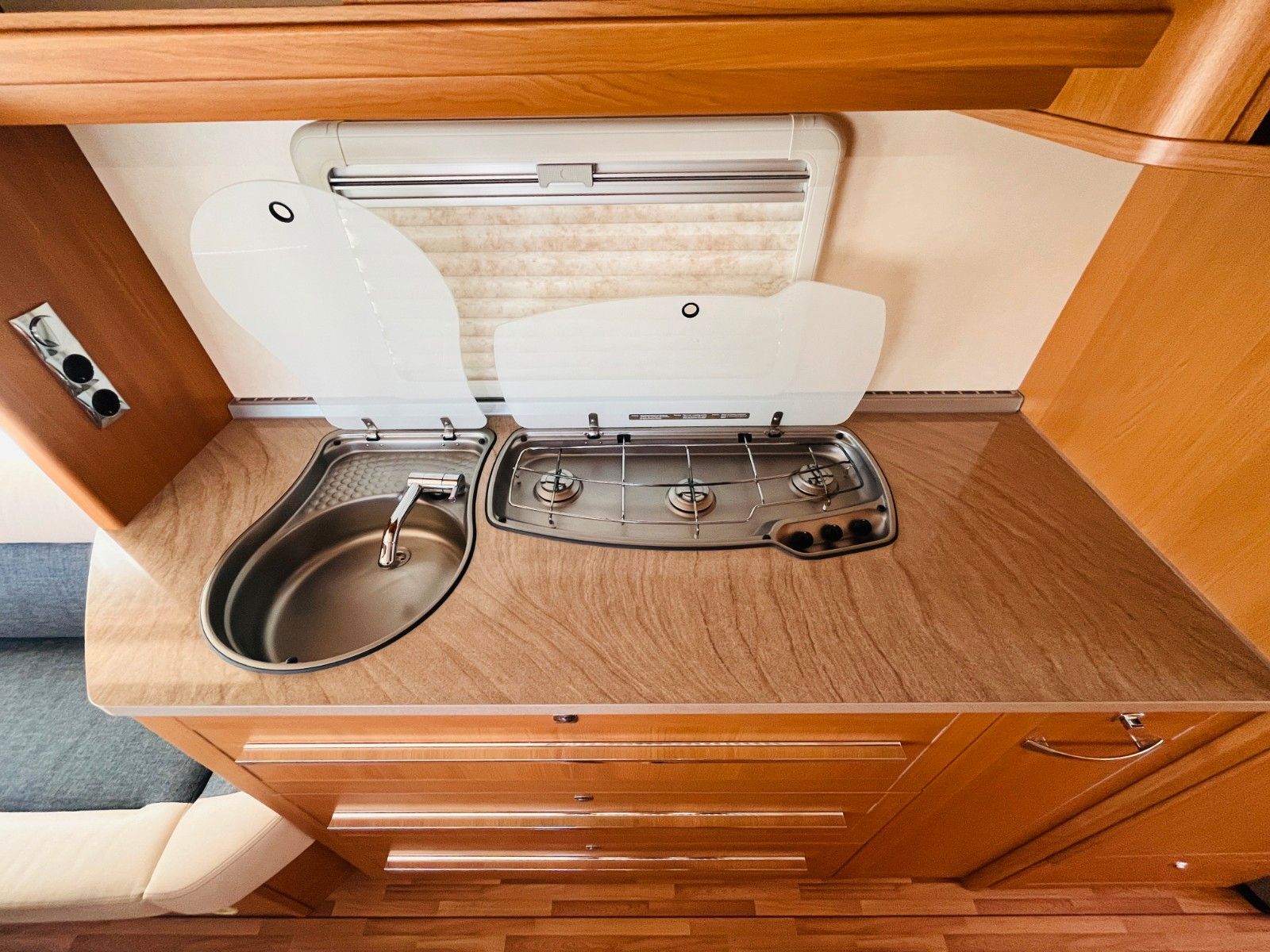 Fahrzeugabbildung Tabbert VIVALDI 650 D FRANZ.BETT TANDEM DUSCHE BOILER