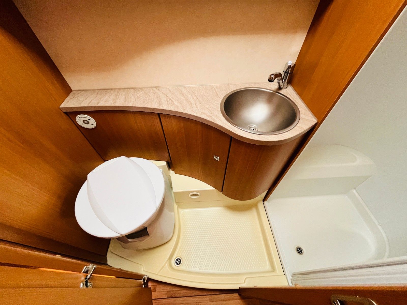 Fahrzeugabbildung Tabbert VIVALDI 650 D FRANZ.BETT TANDEM DUSCHE BOILER