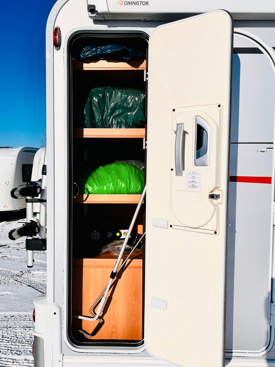 Fahrzeugabbildung Dethleffs GLOBEBUS 005 HUBBETT GROßE SITZGRUPPE SAT SOLAR