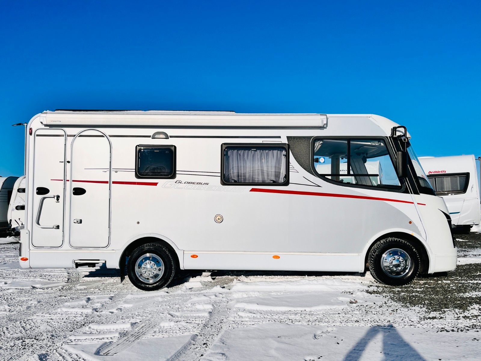 Fahrzeugabbildung Dethleffs GLOBEBUS 005 HUBBETT GROßE SITZGRUPPE SAT SOLAR