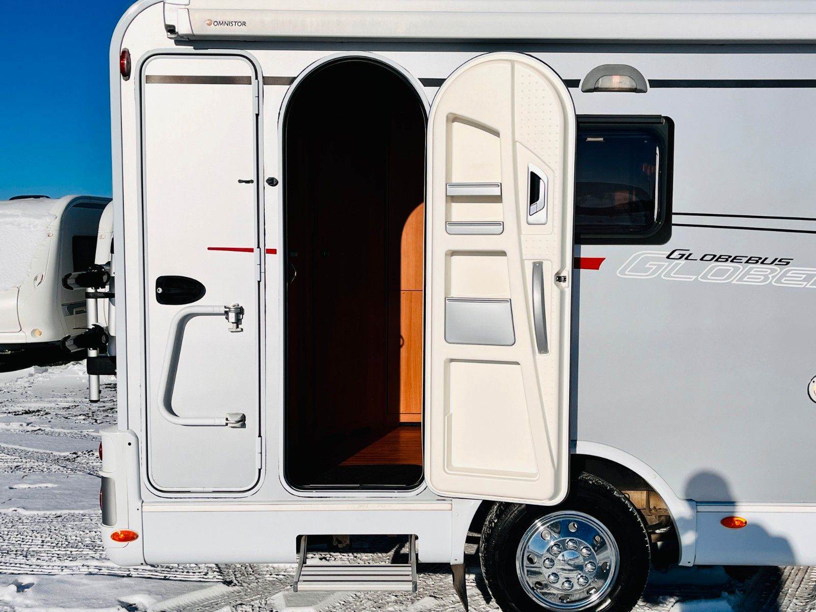 Fahrzeugabbildung Dethleffs GLOBEBUS 005 HUBBETT GROßE SITZGRUPPE SAT SOLAR