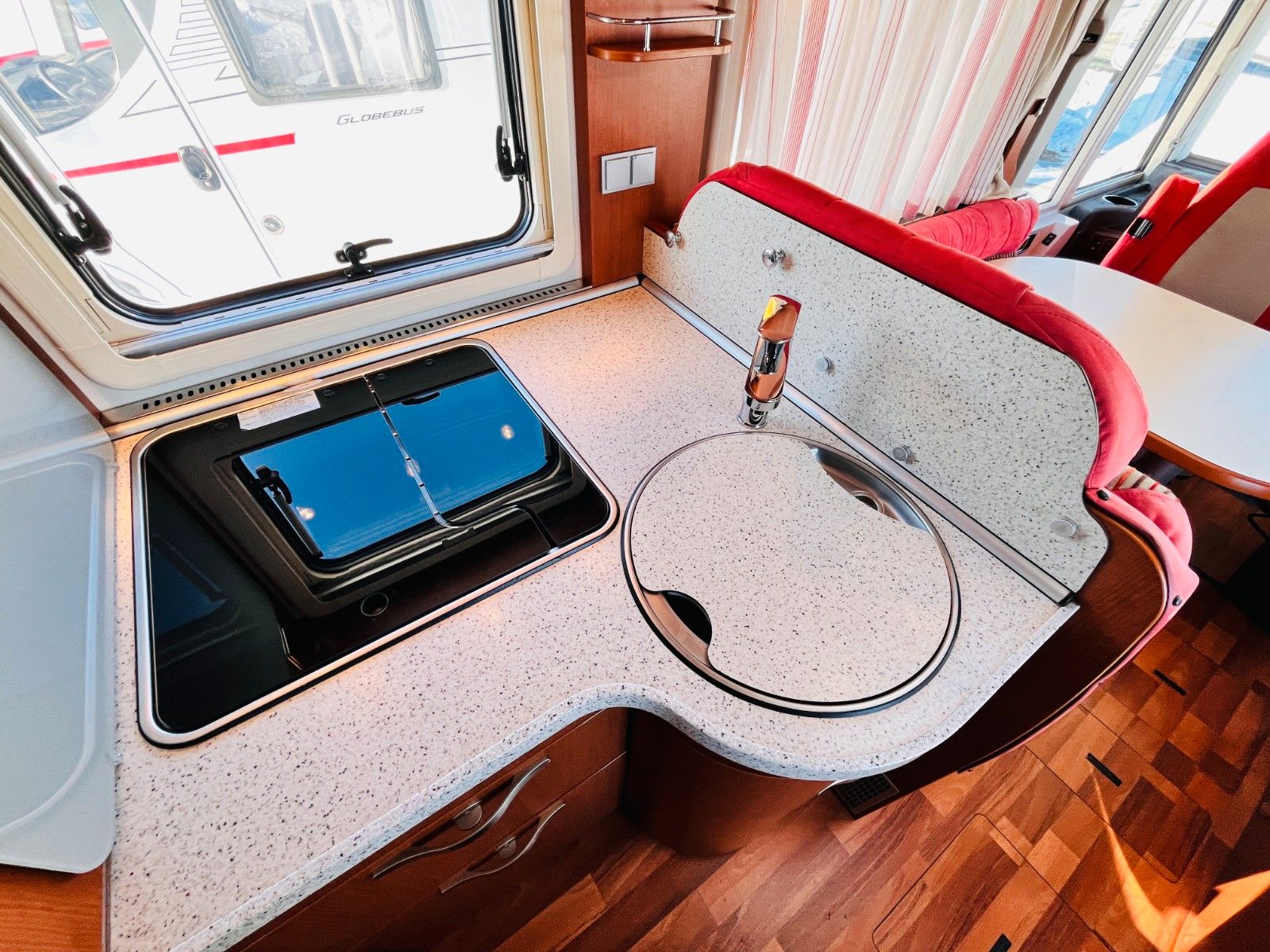 Fahrzeugabbildung HYMER / ERIBA / HYMERCAR B 554 FRANZ.BETT HUBBETT SAT SOLAR KLIMA 1.HAND