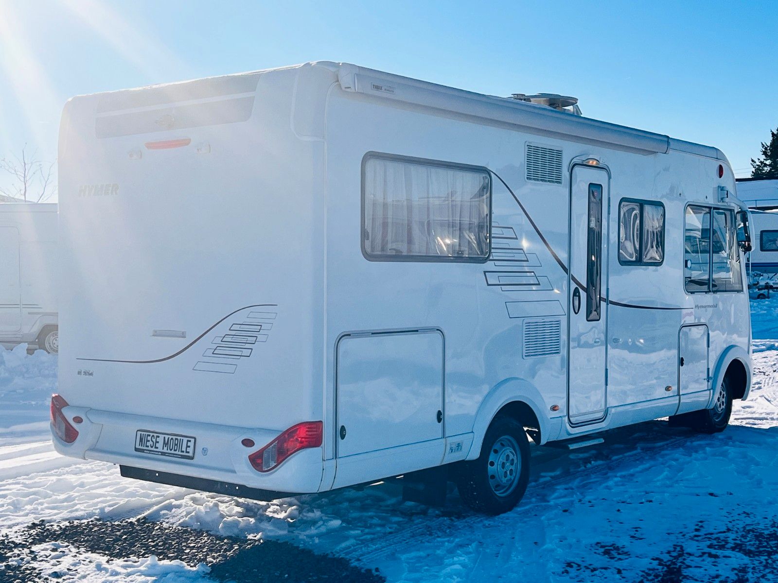 Fahrzeugabbildung HYMER / ERIBA / HYMERCAR B 554 FRANZ.BETT HUBBETT SAT SOLAR KLIMA 1.HAND