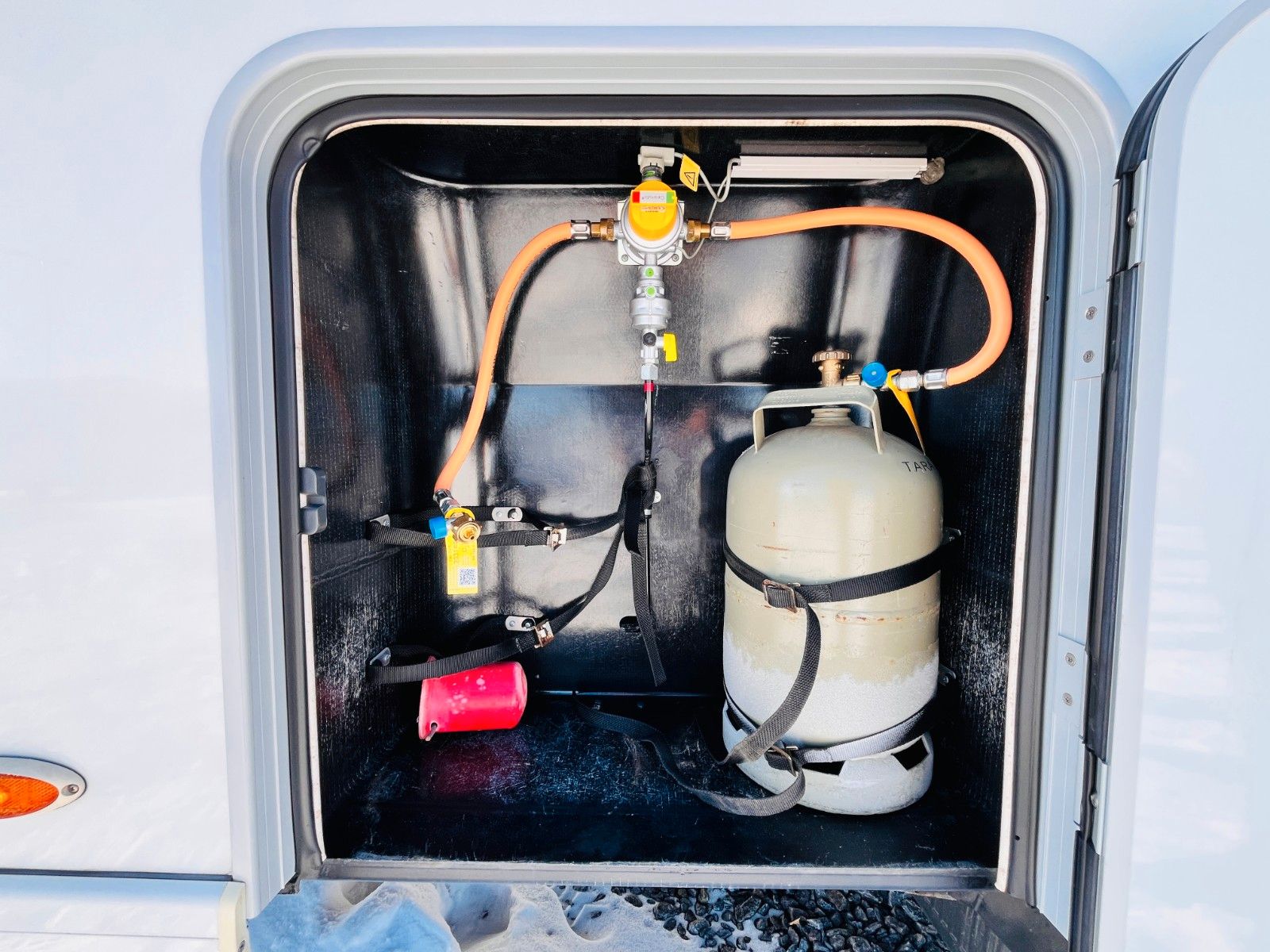 Fahrzeugabbildung HYMER / ERIBA / HYMERCAR B 554 FRANZ.BETT HUBBETT SAT SOLAR KLIMA 1.HAND