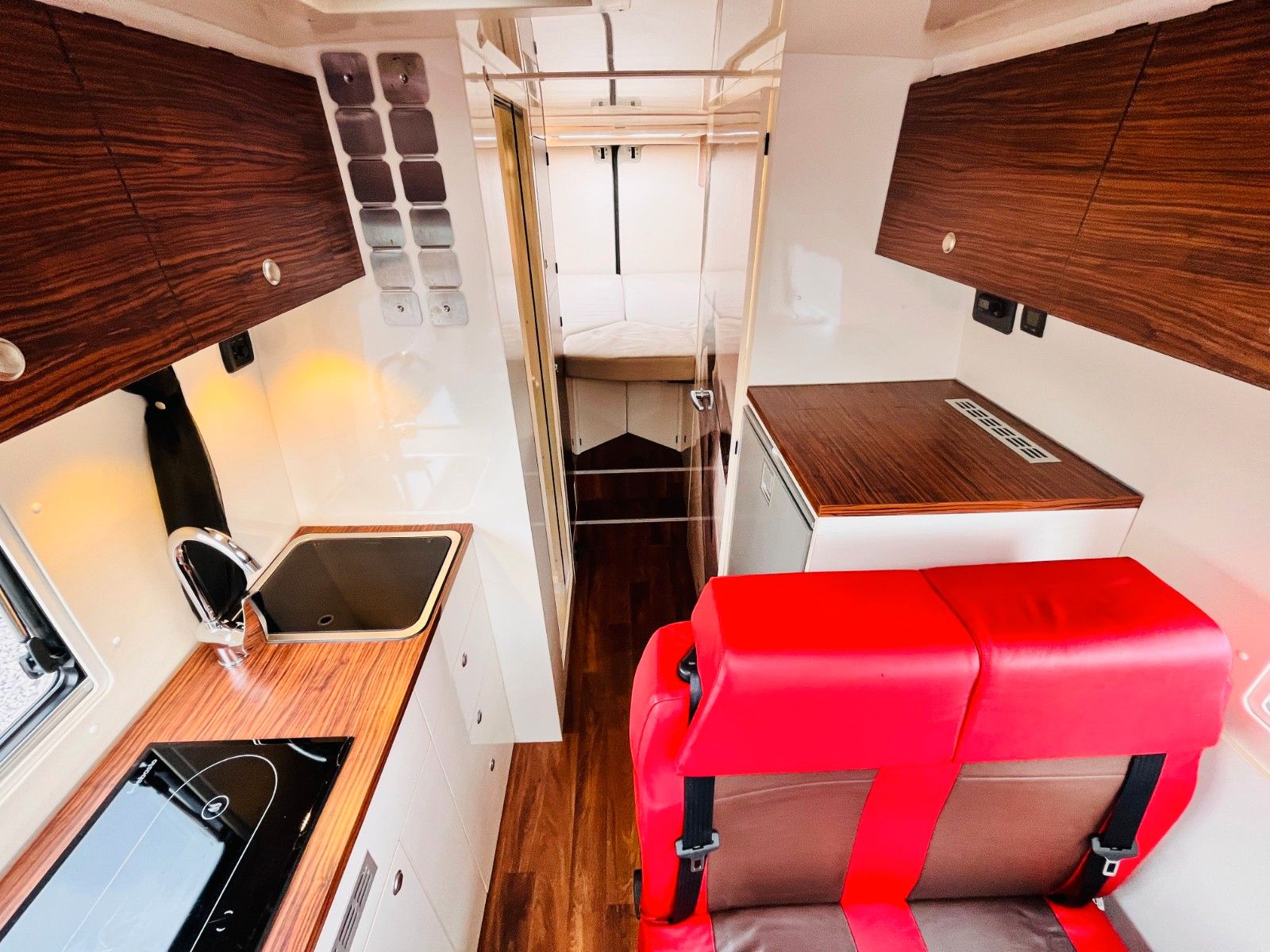 Fahrzeugabbildung Mercedes-Benz MANUFAKTURAUSBAU EINZELBETTEN DUSCHE AUTOMATIK