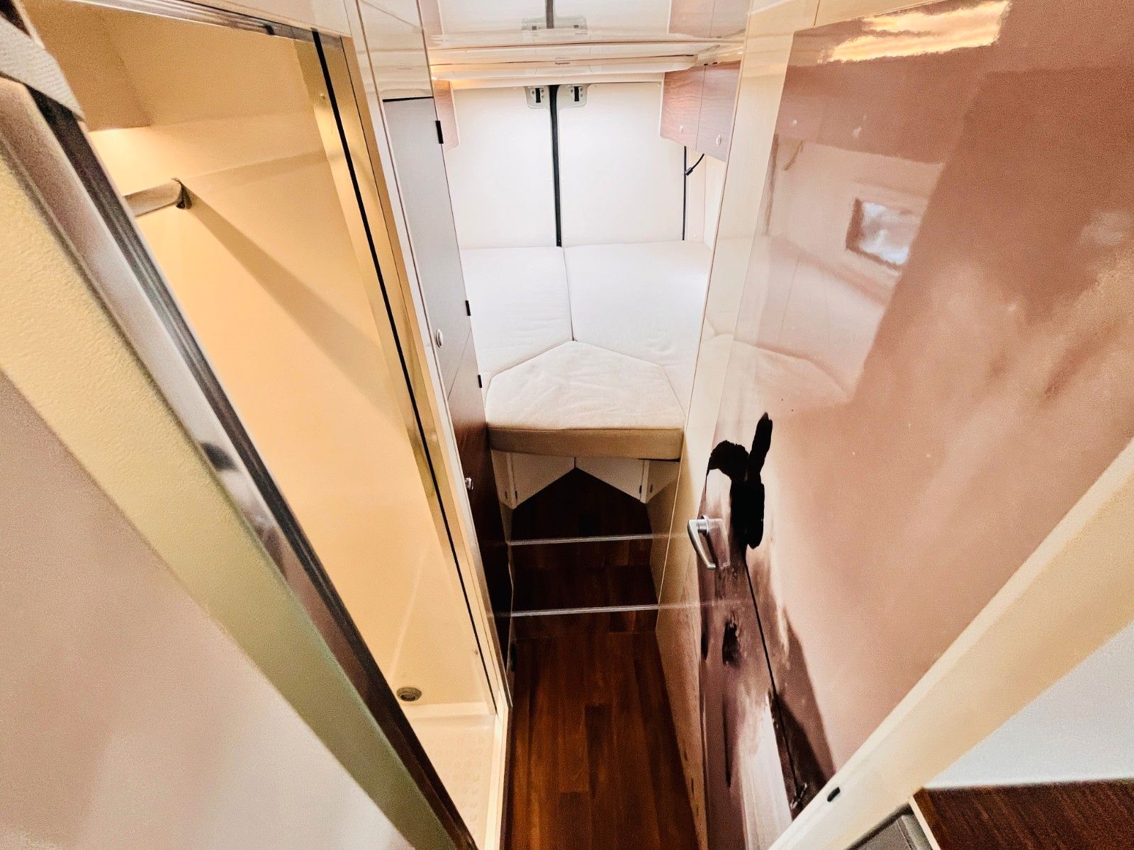 Fahrzeugabbildung Mercedes-Benz MANUFAKTURAUSBAU EINZELBETTEN DUSCHE AUTOMATIK