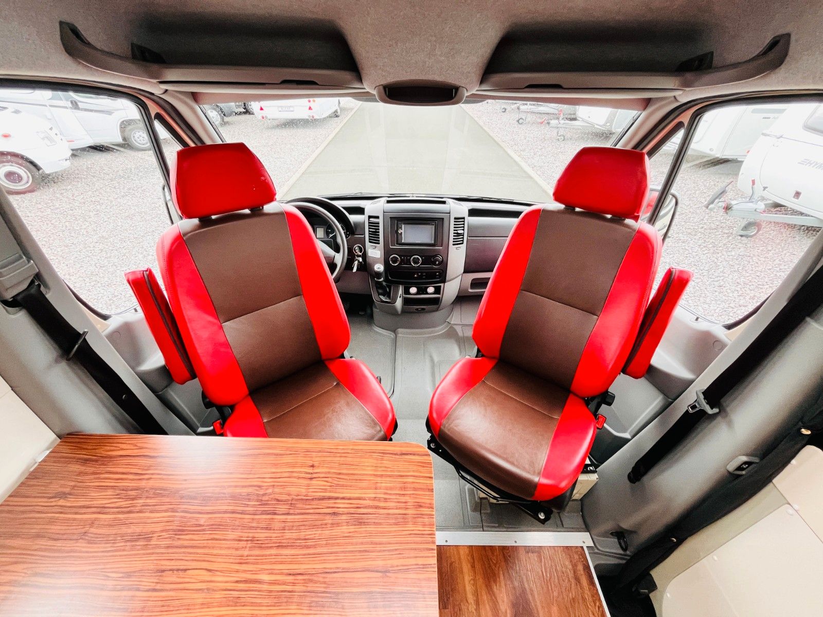 Fahrzeugabbildung Mercedes-Benz MANUFAKTURAUSBAU EINZELBETTEN DUSCHE AUTOMATIK