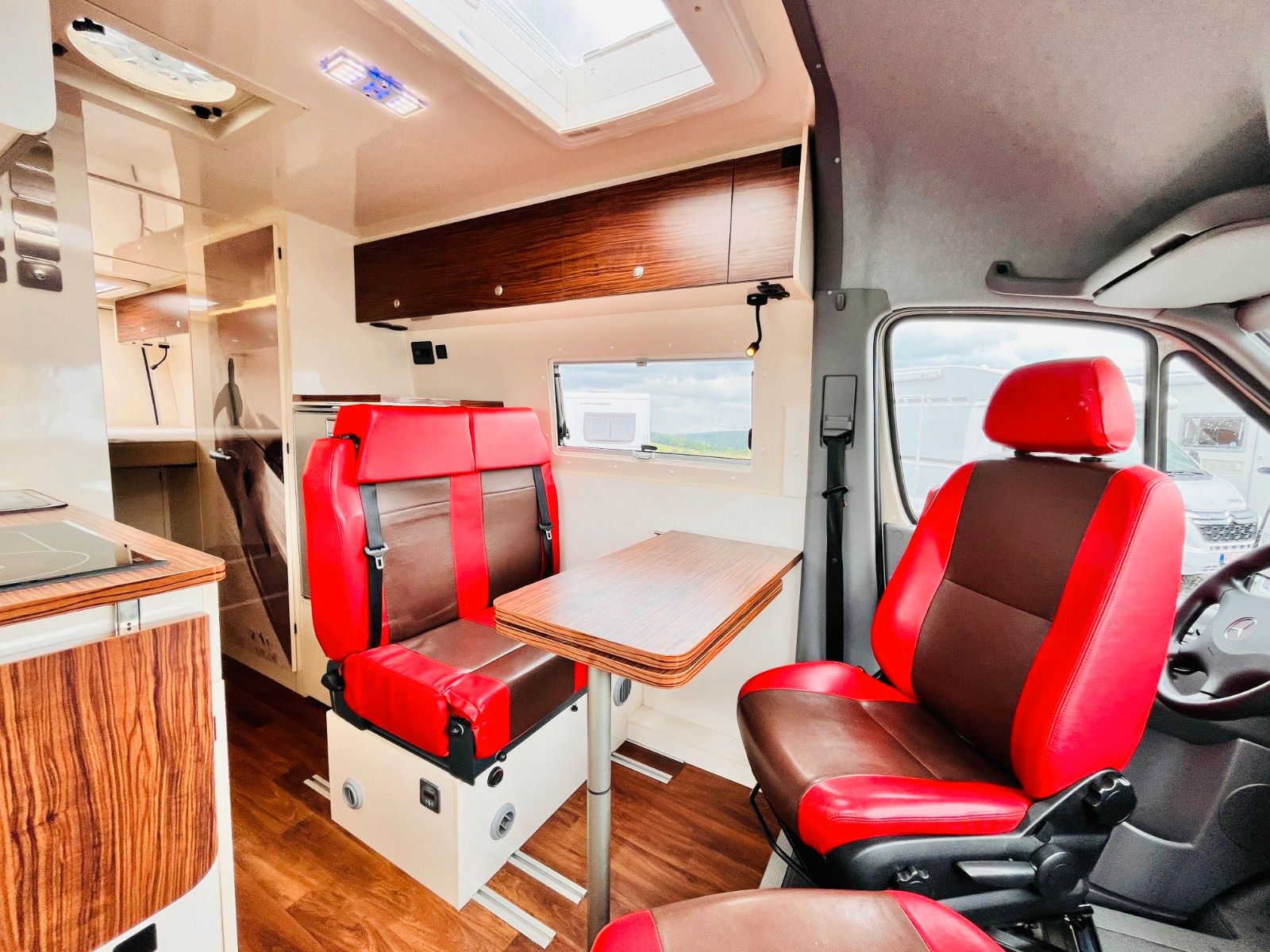 Fahrzeugabbildung Mercedes-Benz MANUFAKTURAUSBAU EINZELBETTEN DUSCHE AUTOMATIK