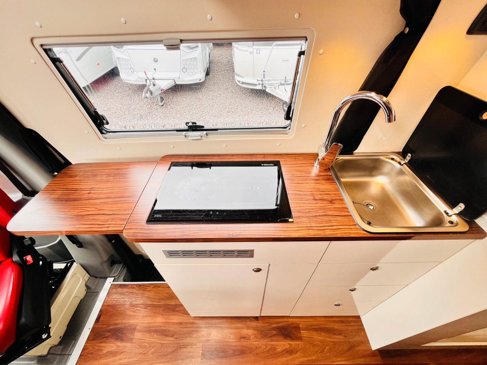 Fahrzeugabbildung Mercedes-Benz MANUFAKTURAUSBAU EINZELBETTEN DUSCHE AUTOMATIK