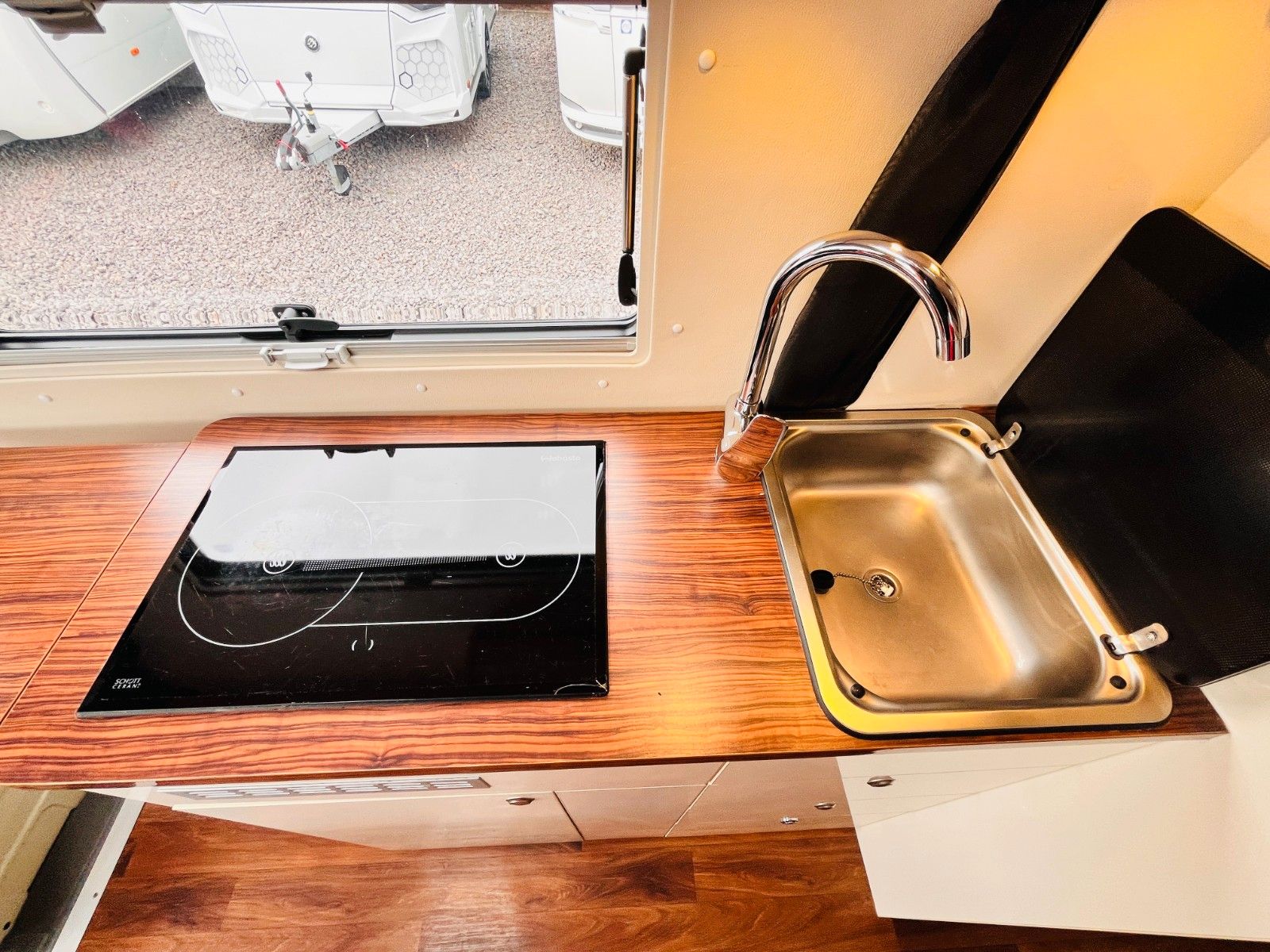 Fahrzeugabbildung Mercedes-Benz MANUFAKTURAUSBAU EINZELBETTEN DUSCHE AUTOMATIK