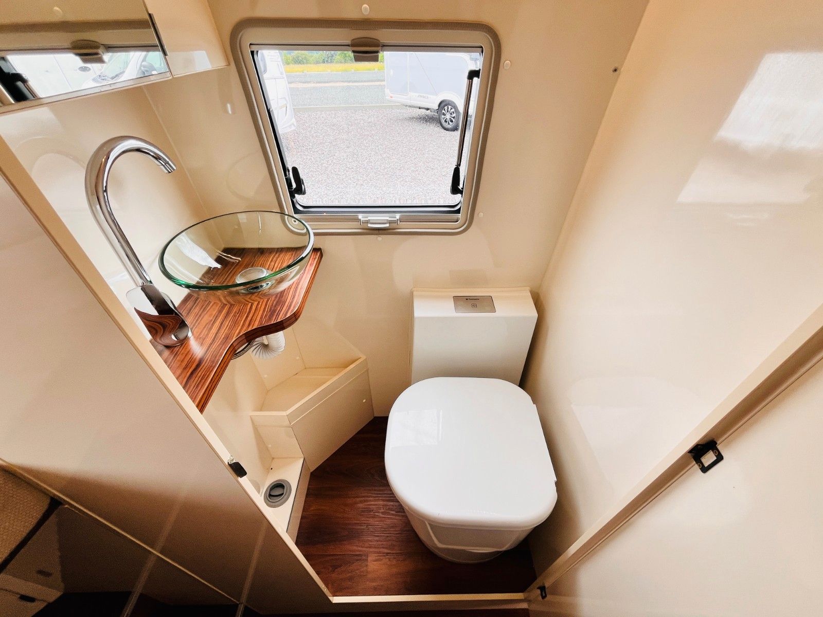 Fahrzeugabbildung Mercedes-Benz MANUFAKTURAUSBAU EINZELBETTEN DUSCHE AUTOMATIK