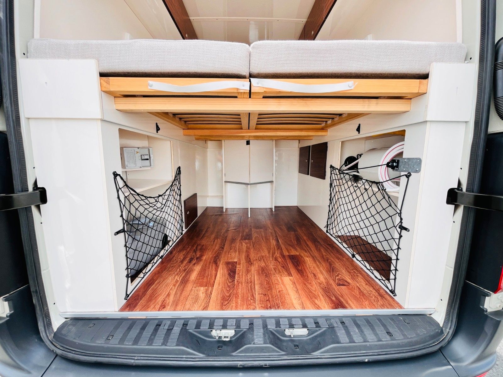 Fahrzeugabbildung Mercedes-Benz MANUFAKTURAUSBAU EINZELBETTEN DUSCHE AUTOMATIK