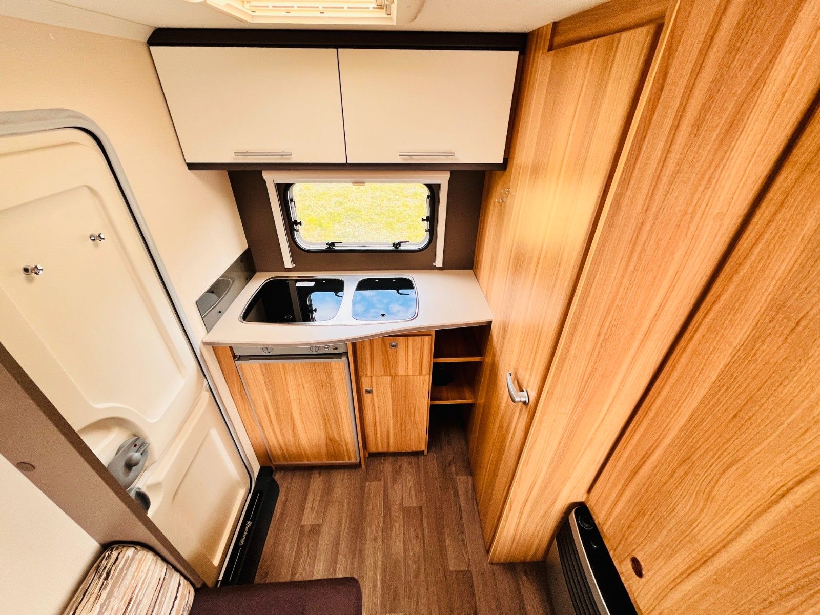 Fahrzeugabbildung Sterckeman STARLETT 330 CP NUR 5m MARKISE 100 KM/H