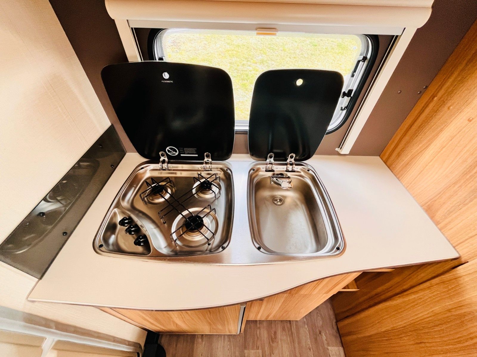 Fahrzeugabbildung Sterckeman STARLETT 330 CP NUR 5m MARKISE 100 KM/H