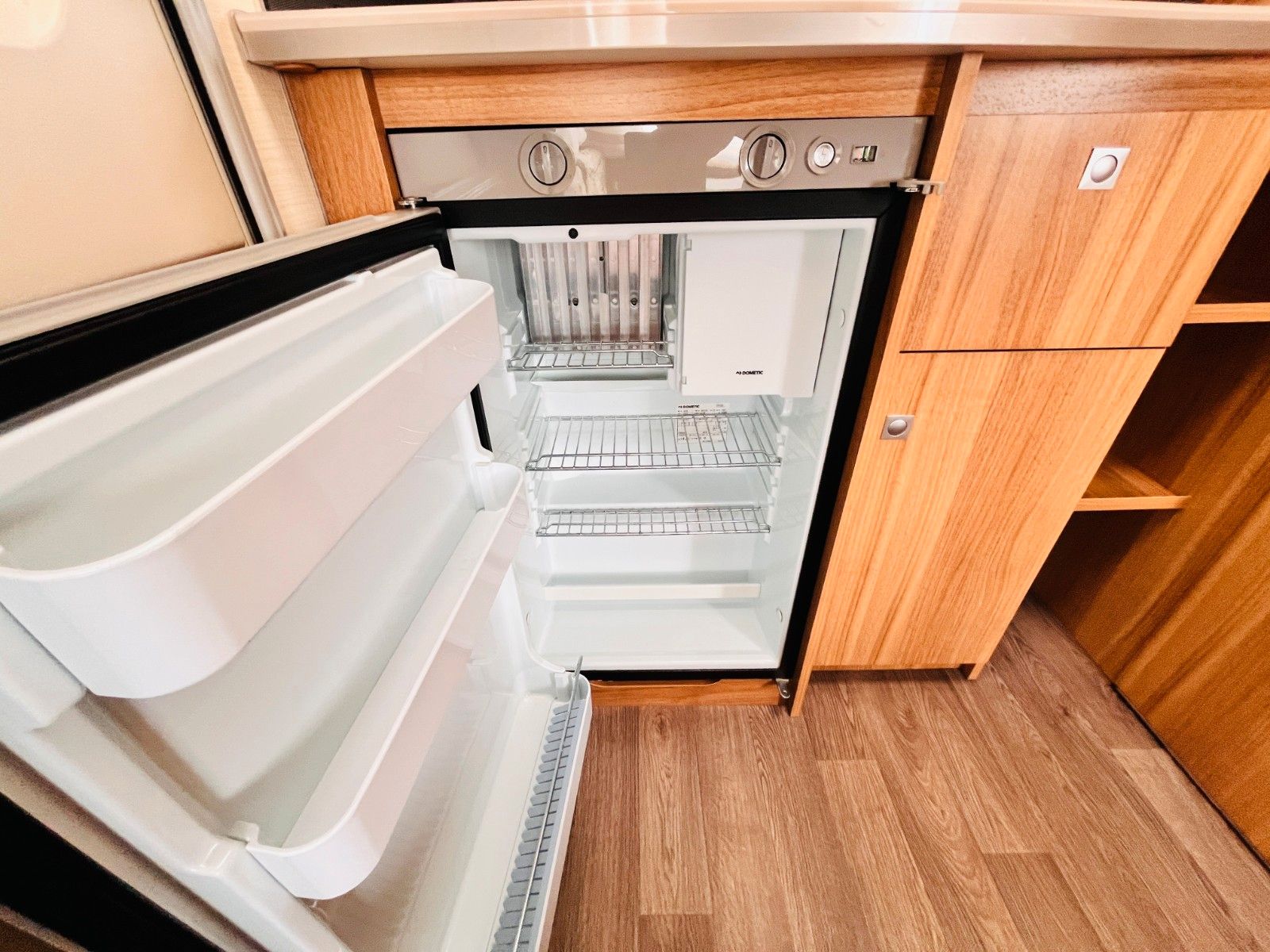 Fahrzeugabbildung Sterckeman STARLETT 330 CP NUR 5m MARKISE 100 KM/H