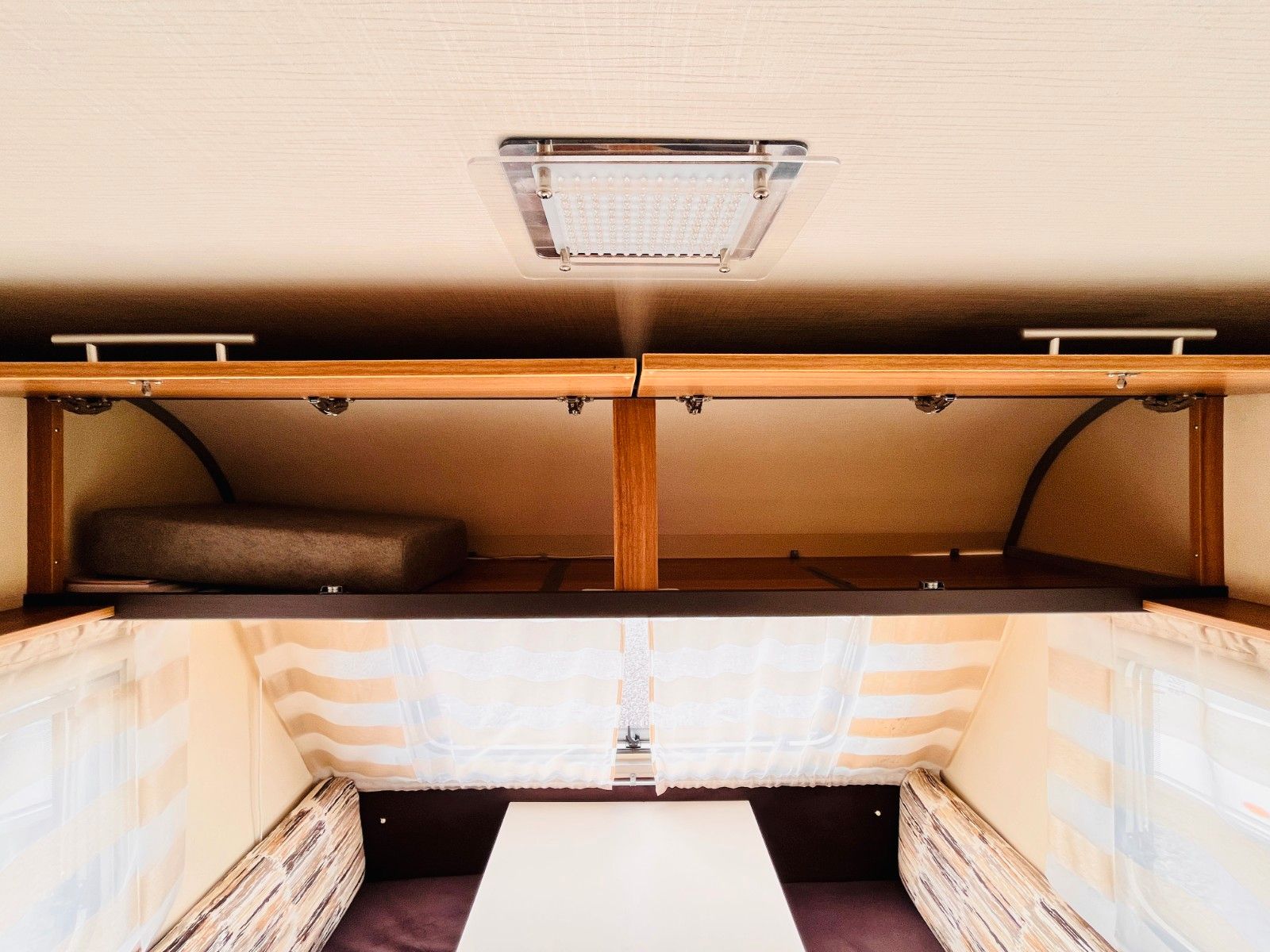 Fahrzeugabbildung Sterckeman STARLETT 330 CP NUR 5m MARKISE 100 KM/H