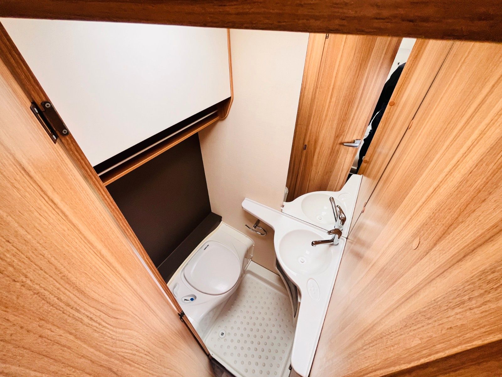 Fahrzeugabbildung Sterckeman STARLETT 330 CP NUR 5m MARKISE 100 KM/H