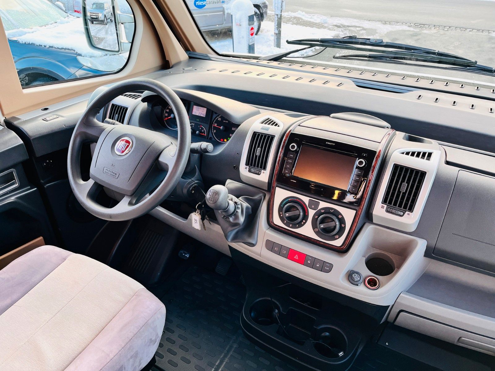 Fahrzeugabbildung Knaus SUN LINER 700LEG EINZELBETTEN SAT TV SOLAR KLIMA